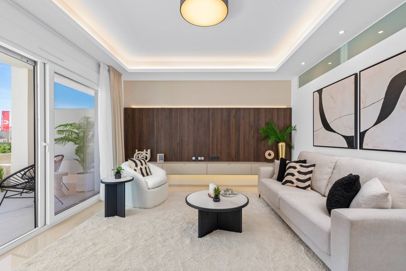 Open-plan interior of 3-bedroom penthouse in Doña Pepa, Rojales