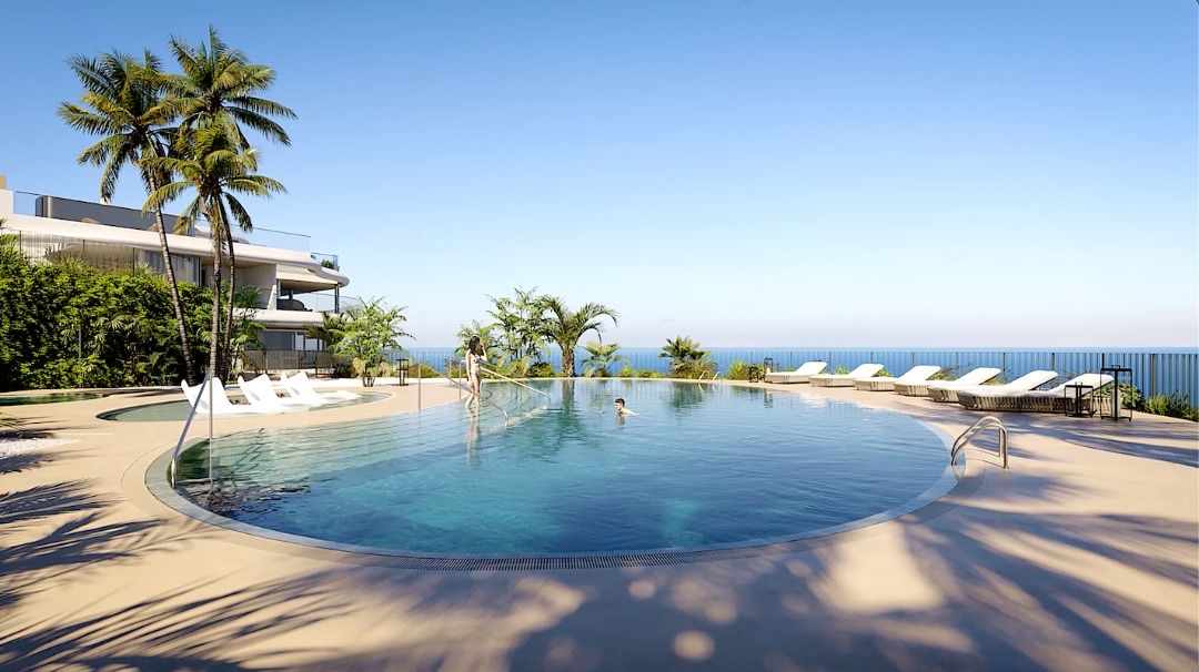 Garden and plot surroundings of new-build penthouse on 959m2 site, La Quinta, Benahavis