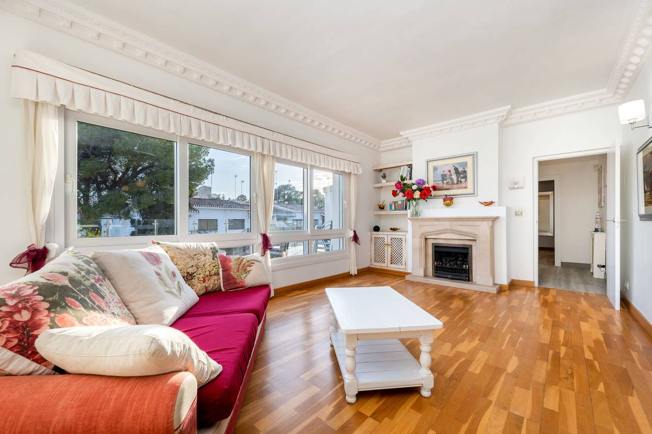 Double bedroom in 7-bedroom villa, Campoamor, Orihuela Costa