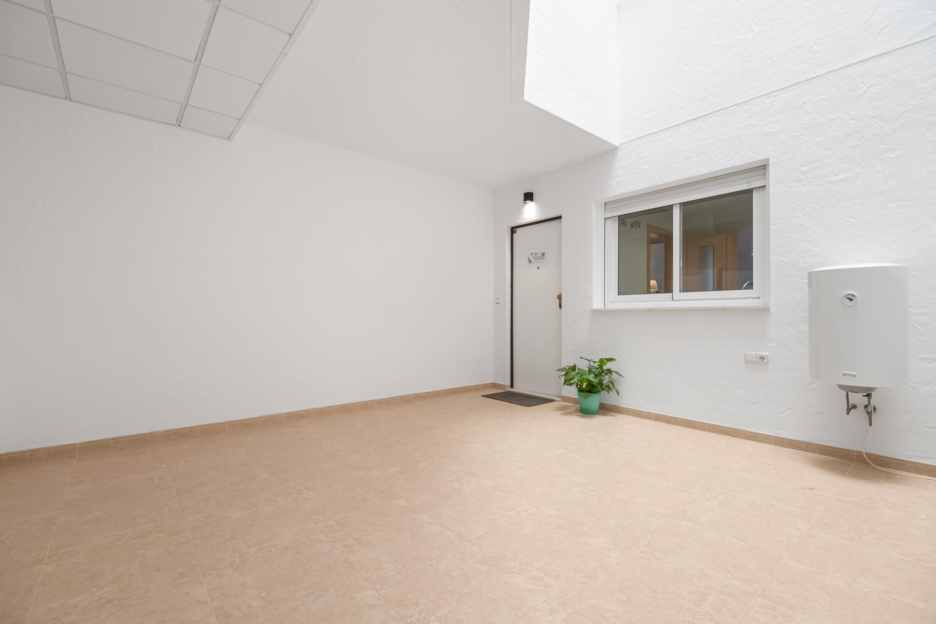 Built-in wardrobe space in bedroom, 2-bedroom apartment, Lomas de Cabo Roig