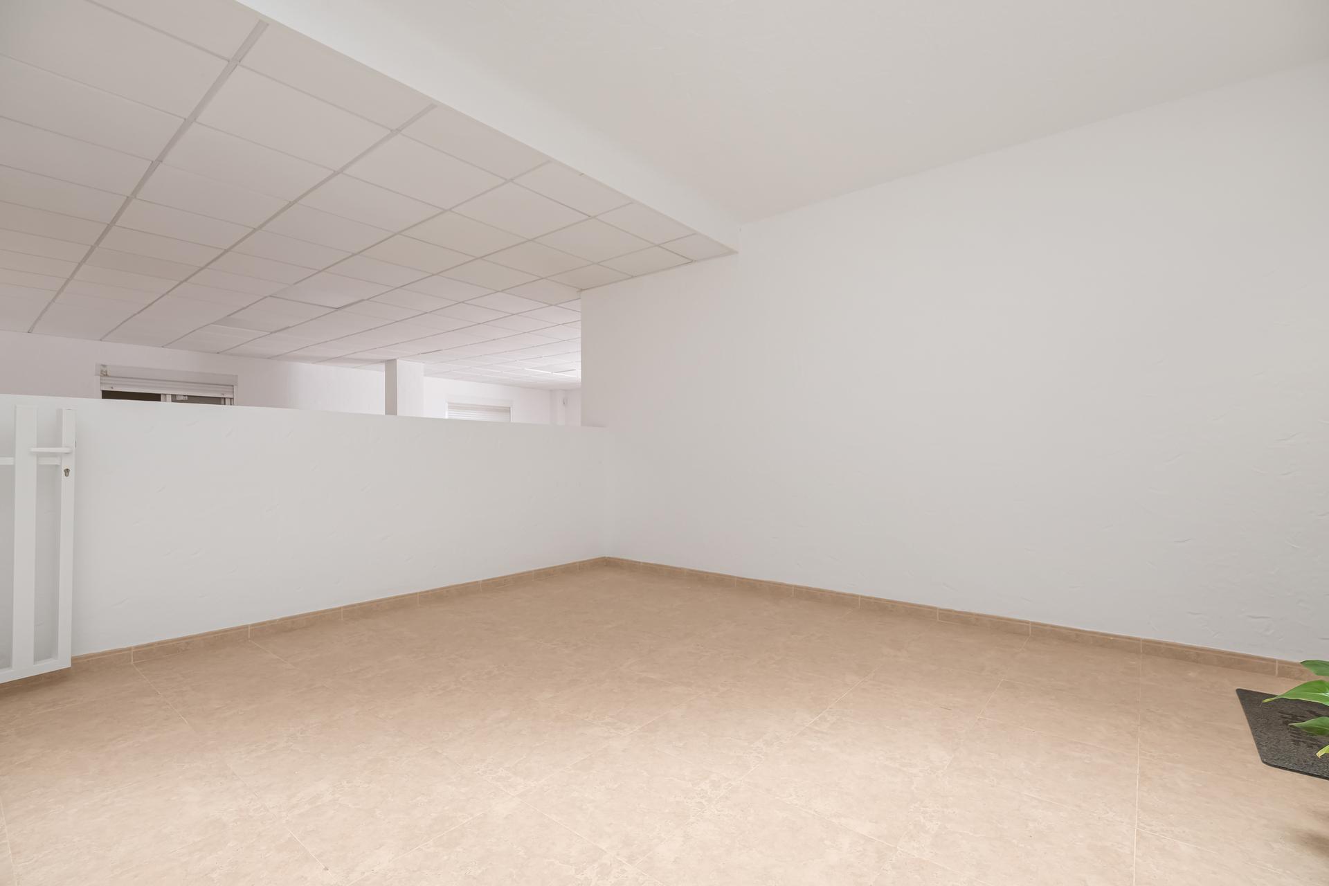 Tiled bathroom floor and wall finish, 2-bedroom apartment, Lomas de Cabo Roig