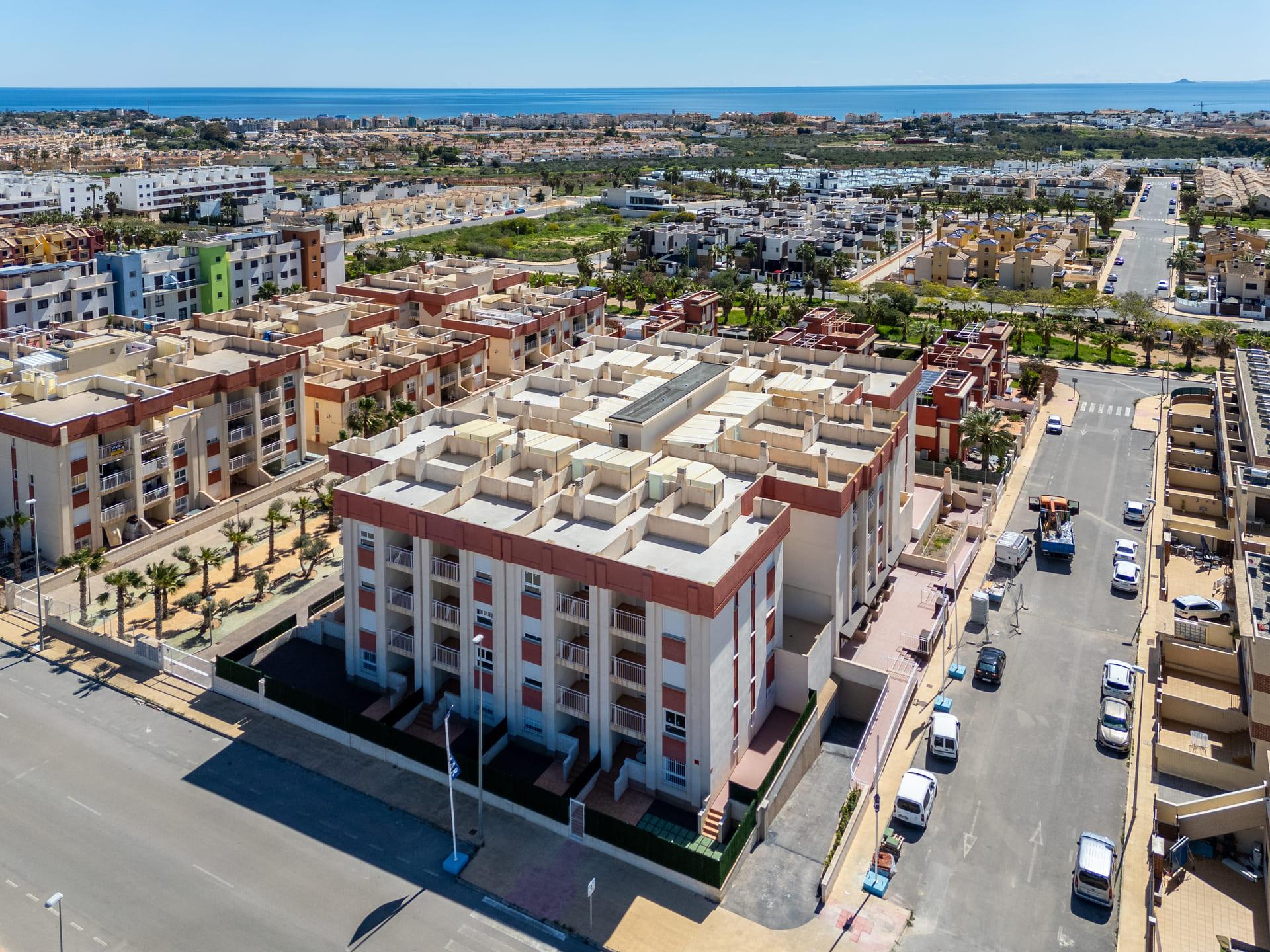 Hallway and entrance in 2-bedroom apartment, Lomas de Cabo Roig, Orihuela Costa