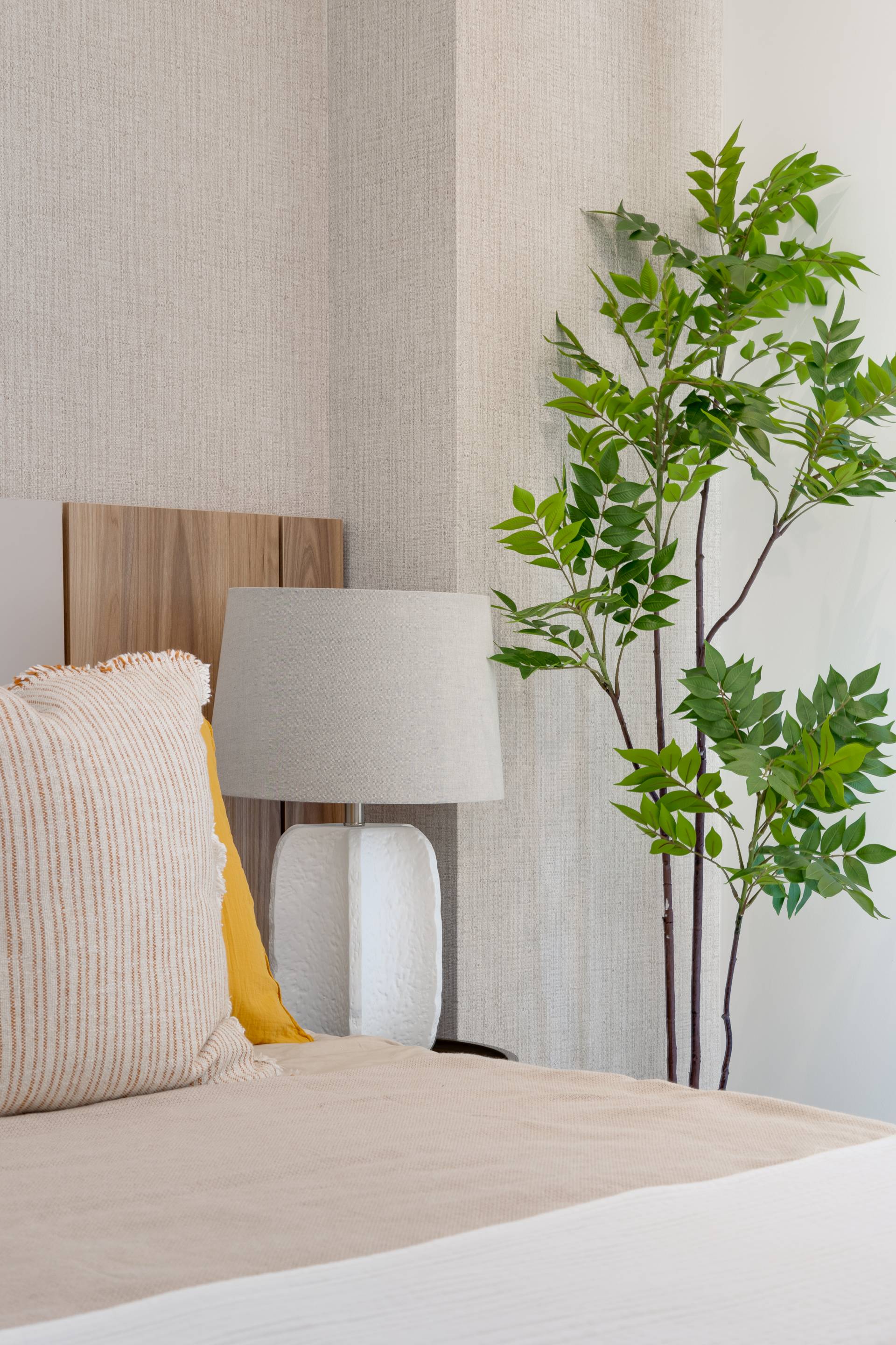 Communal pool area with landscaped gardens, new-build complex, Centro, Guardamar Del Segura