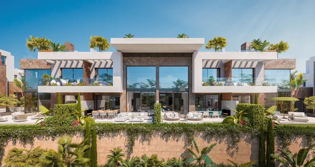 Double bedroom with built-in wardrobes in 5-bedroom villa, Bello Horizonte