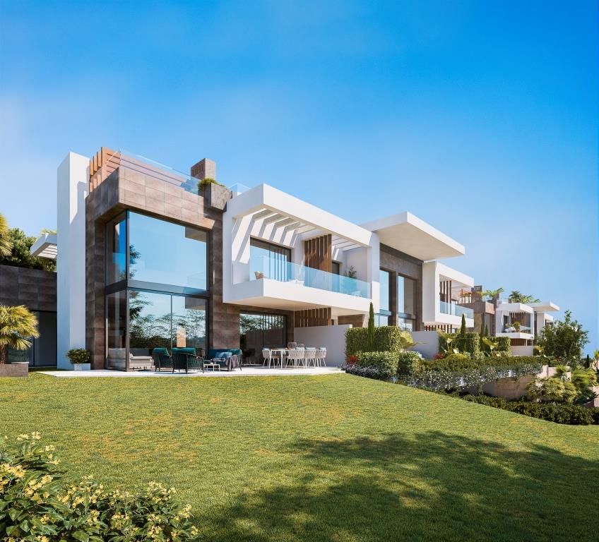 En-suite bathroom with fitted units in new-build villa, Bello Horizonte, Marbella
