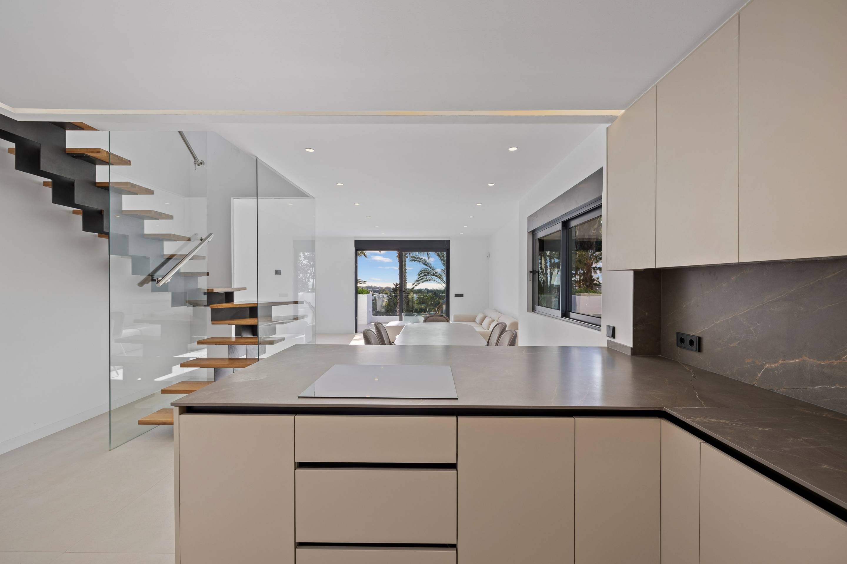 Private solarium terrace in new-build apartment, Paraiso-Barronal