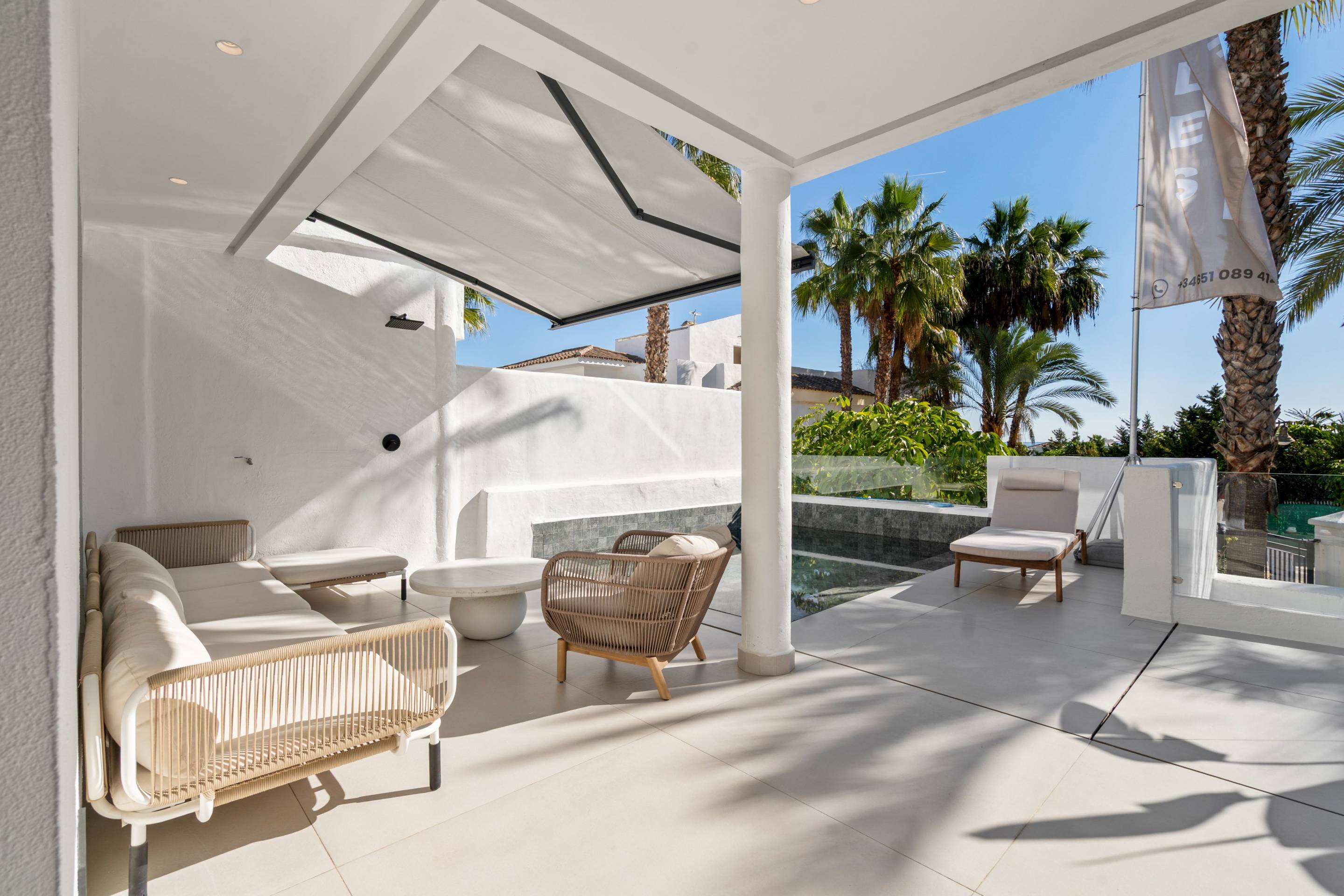 Open-plan living and dining area in 4-bedroom new-build apartment, Paraiso-Barronal