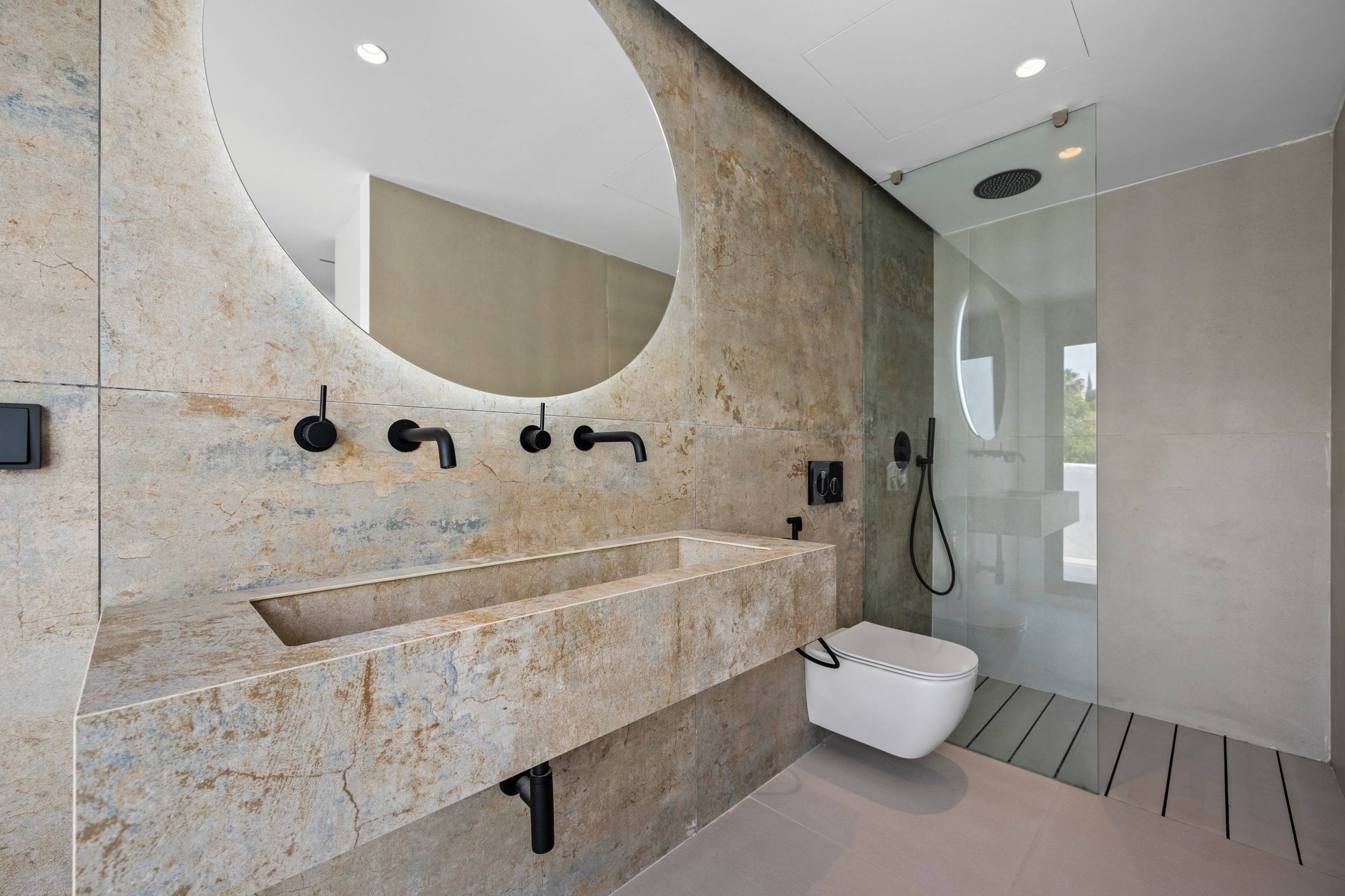 Master bedroom with built-in wardrobes in 4-bedroom new-build apartment, Paraiso-Barronal