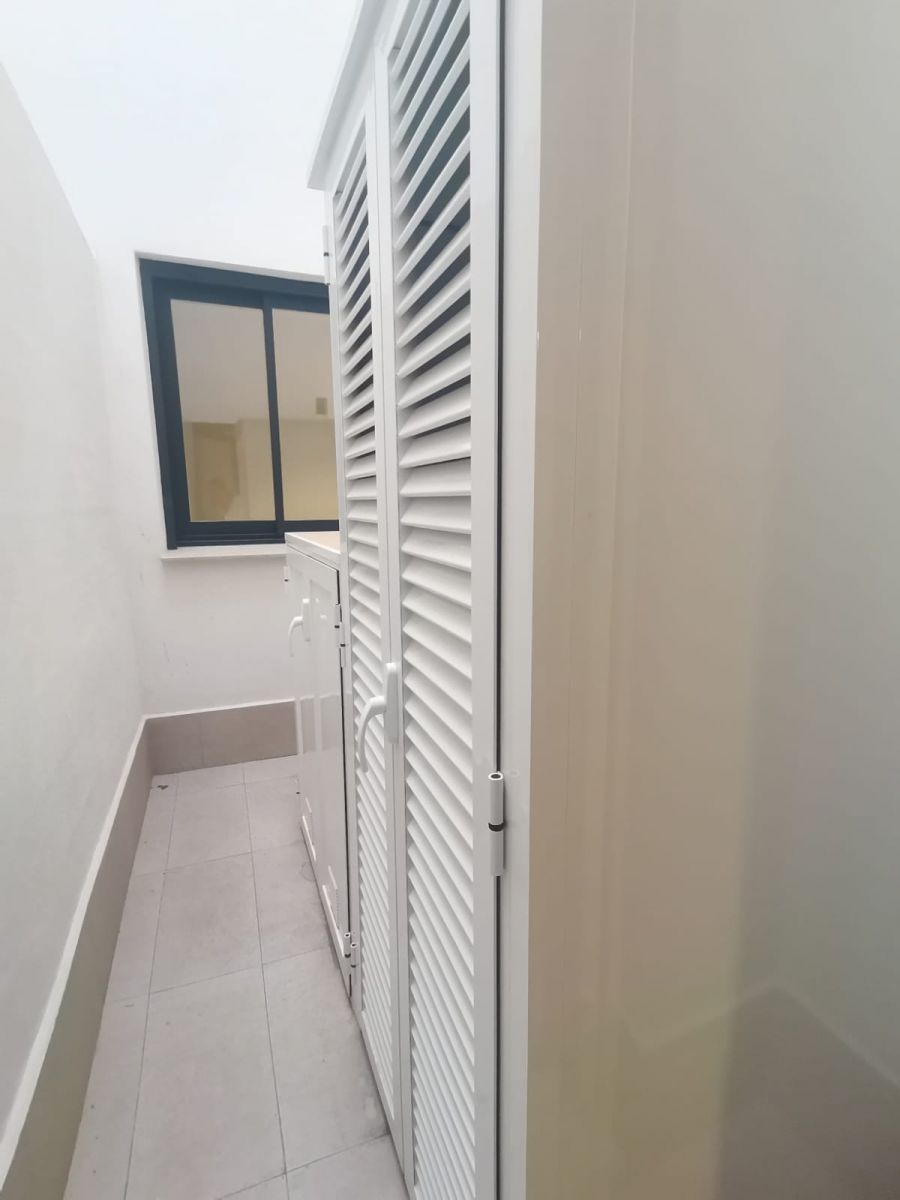 Bathroom vanity unit and mirror, new-build apartment, Centro, Torrevieja