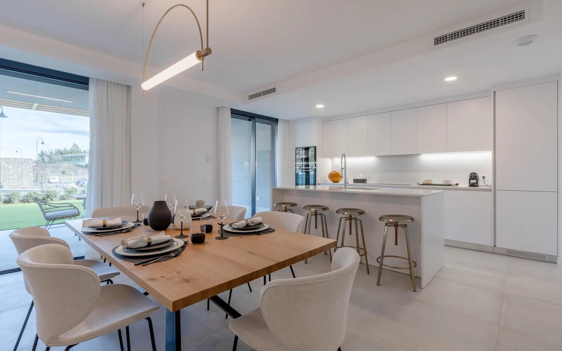 Open-plan living area in 3-bedroom new-build townhouse, Calaburra, Mijas