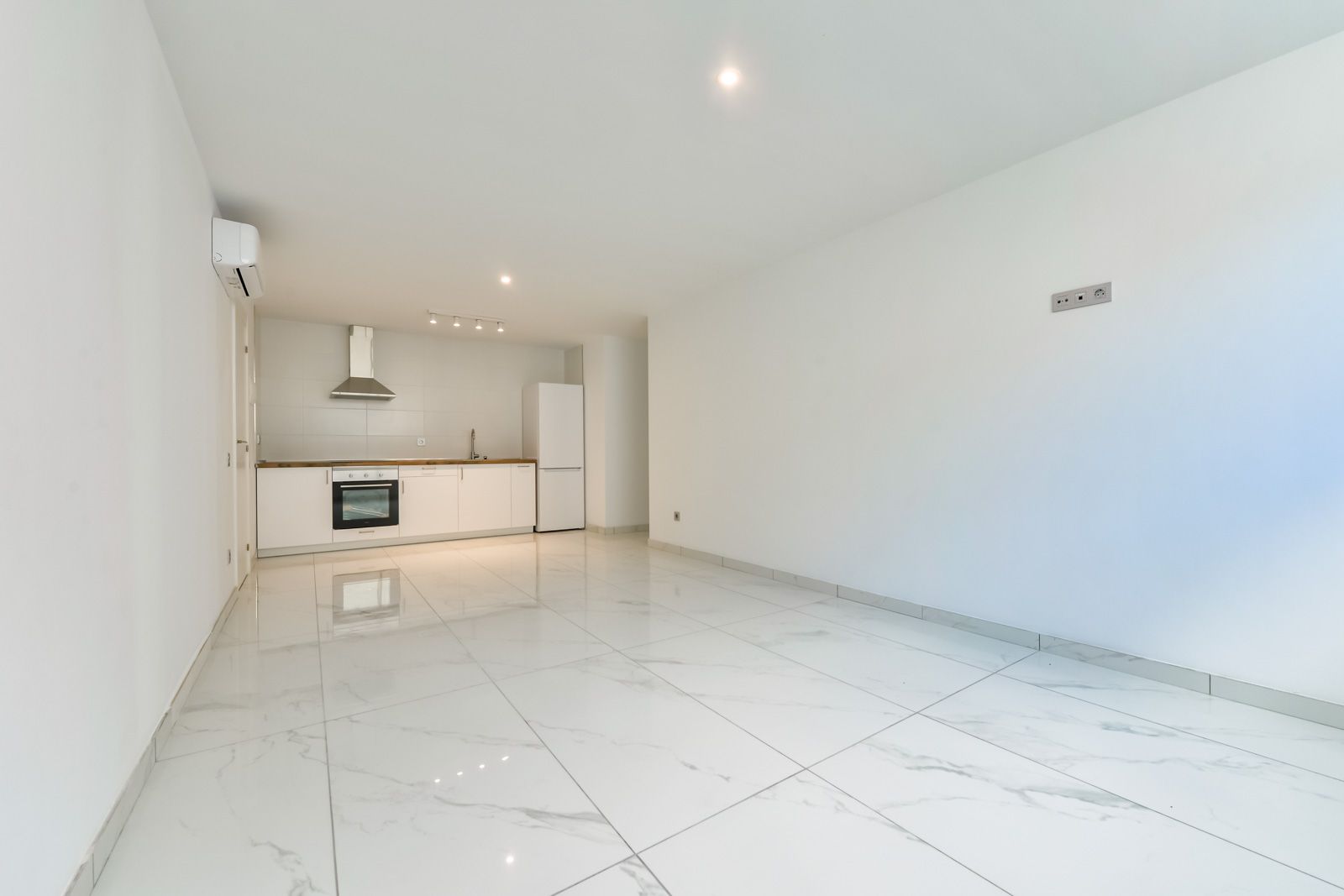 Sixth bedroom with window in new-build villa, Golf Bahía, Finestrat