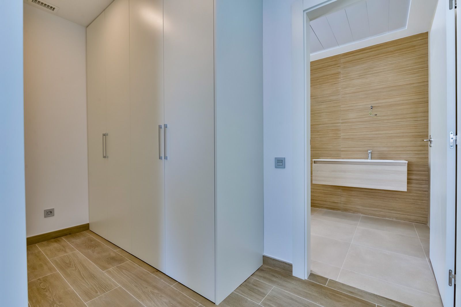 Master bedroom in new-build 7-bedroom villa, Golf Bahía, Finestrat