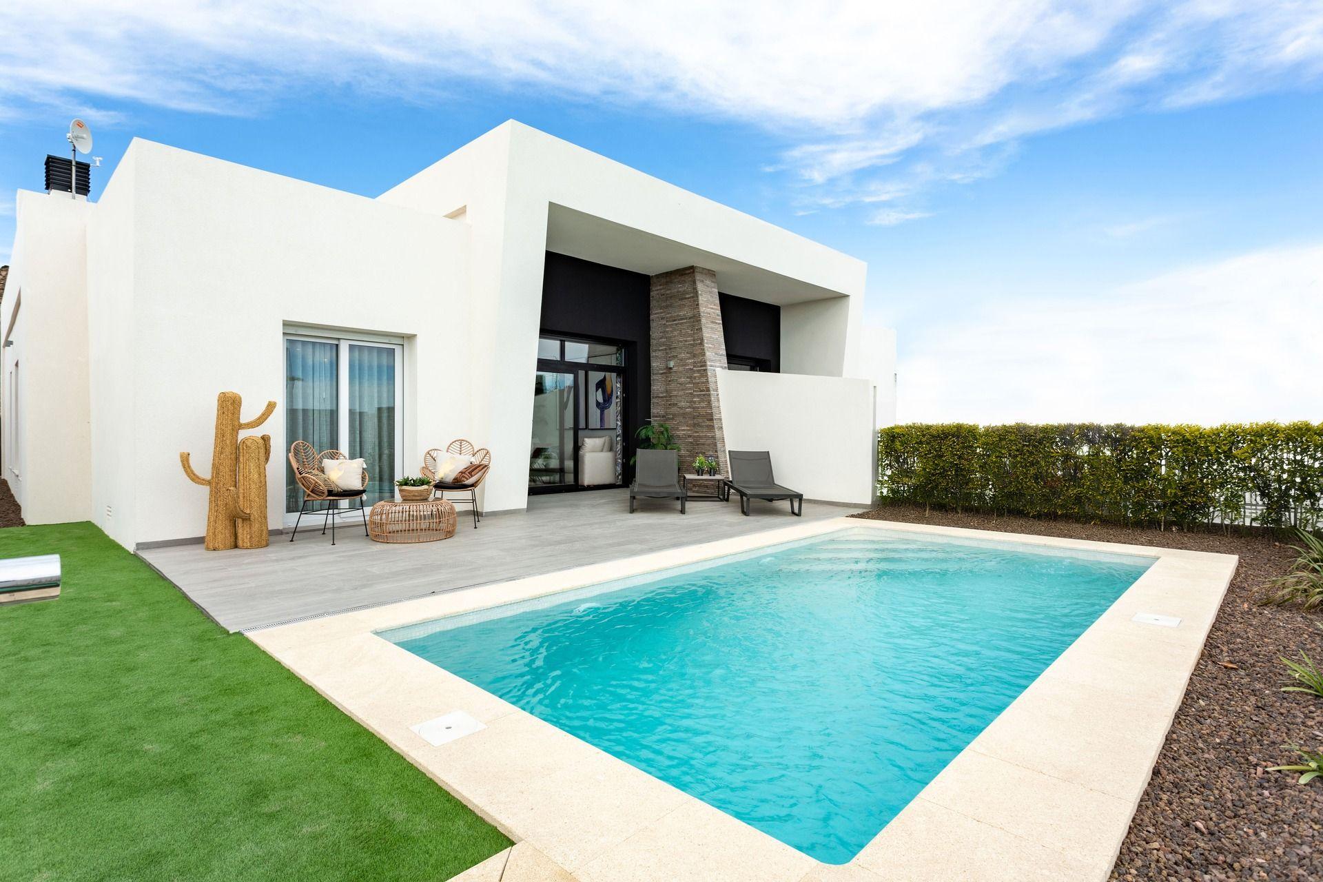 Ground-floor hallway in new-build townhouse, La Finca Golf, Algorfa