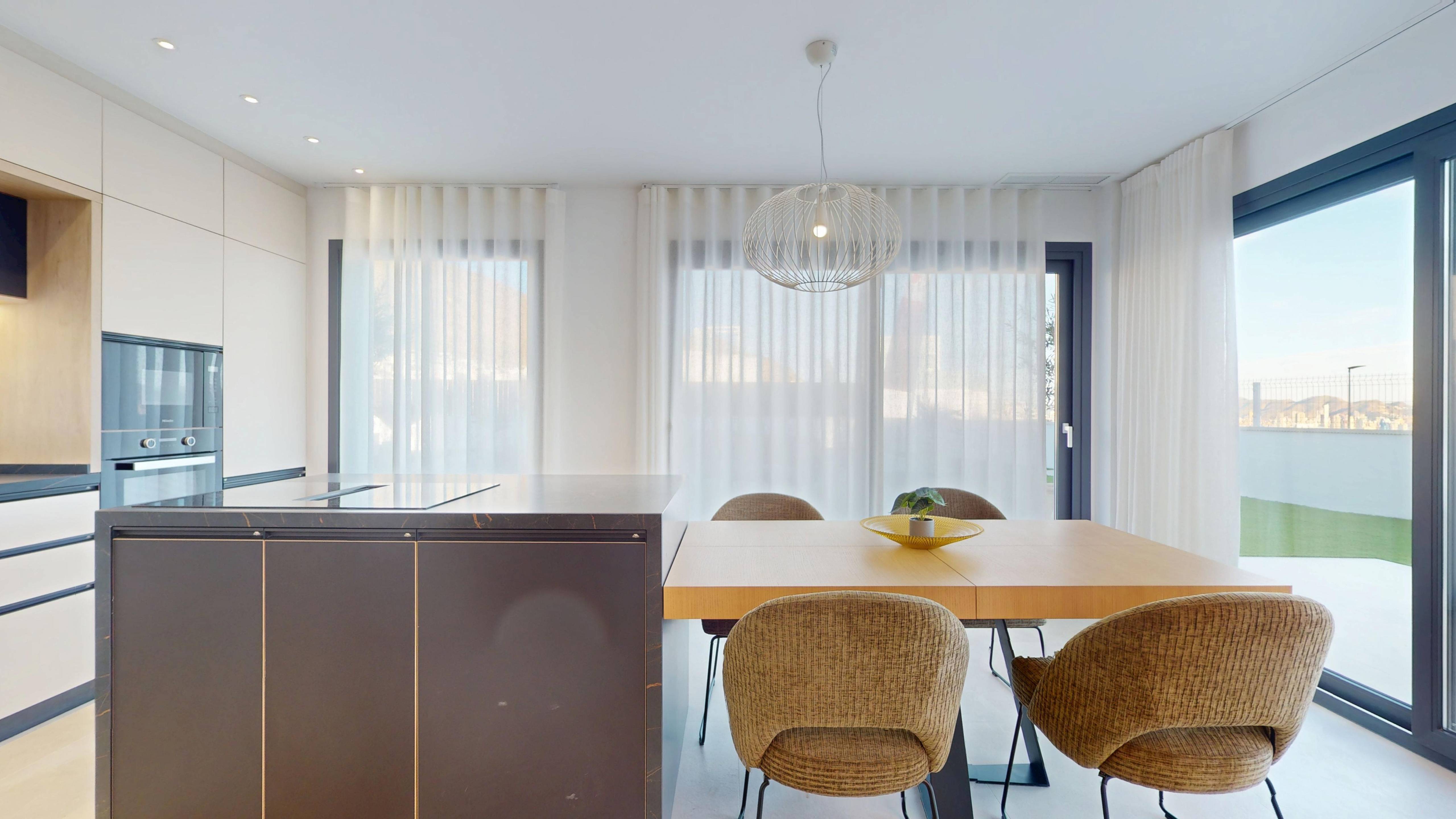 Photo 45 — 89496234-02