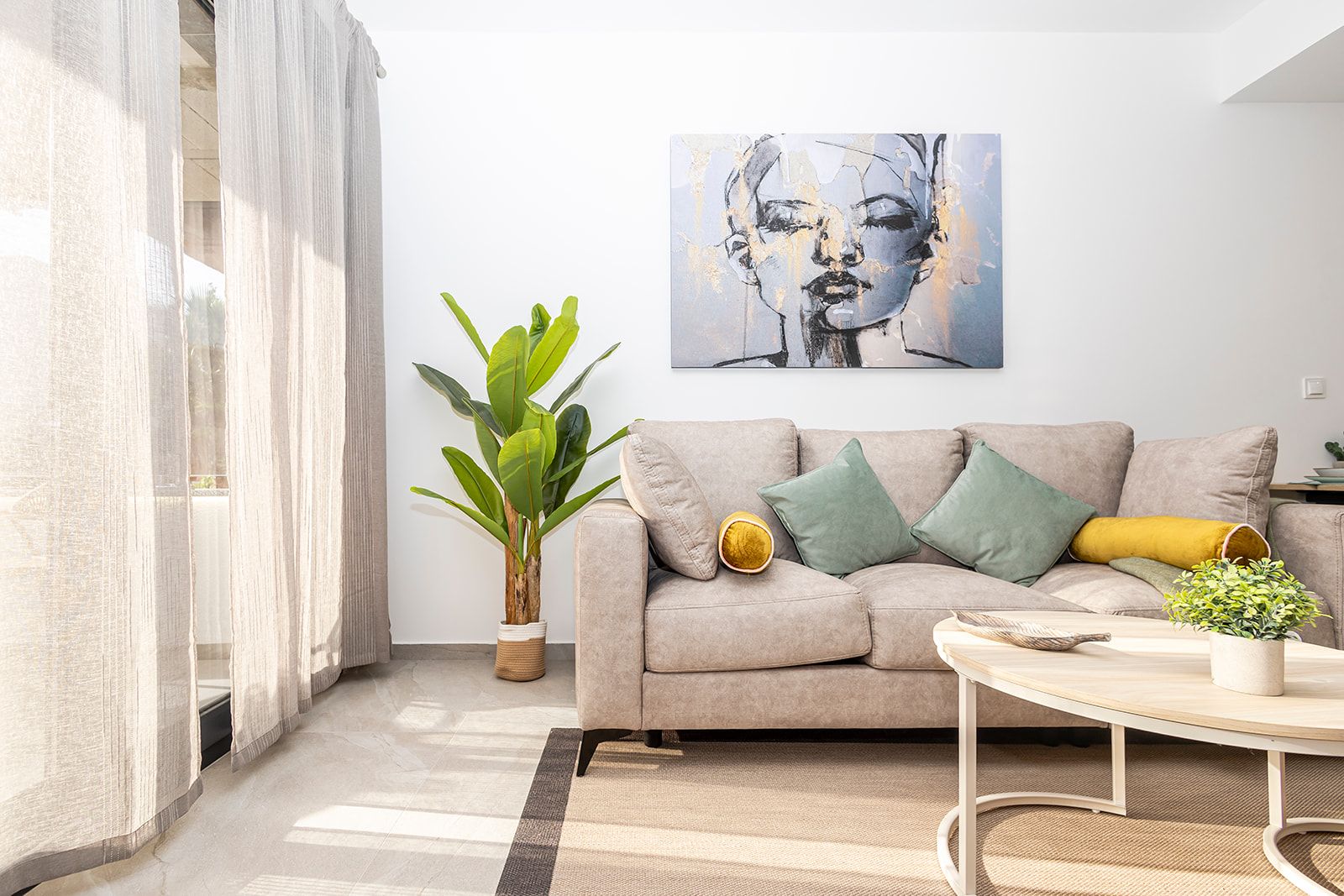 Lift access in new-build apartment building, Playa del Cura