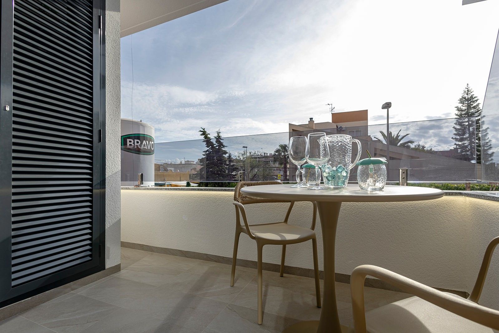 Kitchen with fitted units in new-build apartment, Playa del Cura, Torrevieja