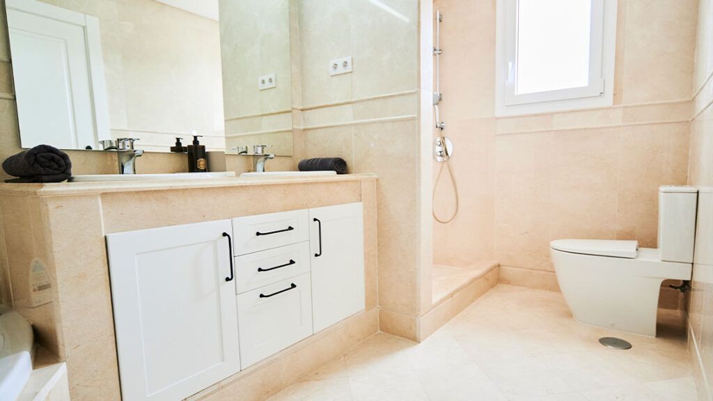 Built-in wardrobe detail in new-build penthouse, La Cerquilla, Marbella