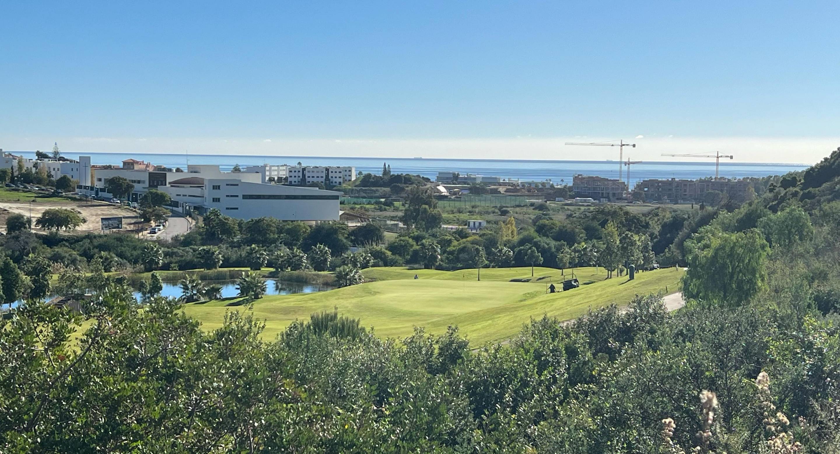 Rooftop solarium with open views in 4-bedroom new-build villa, Azata Golf Estepona Oeste
