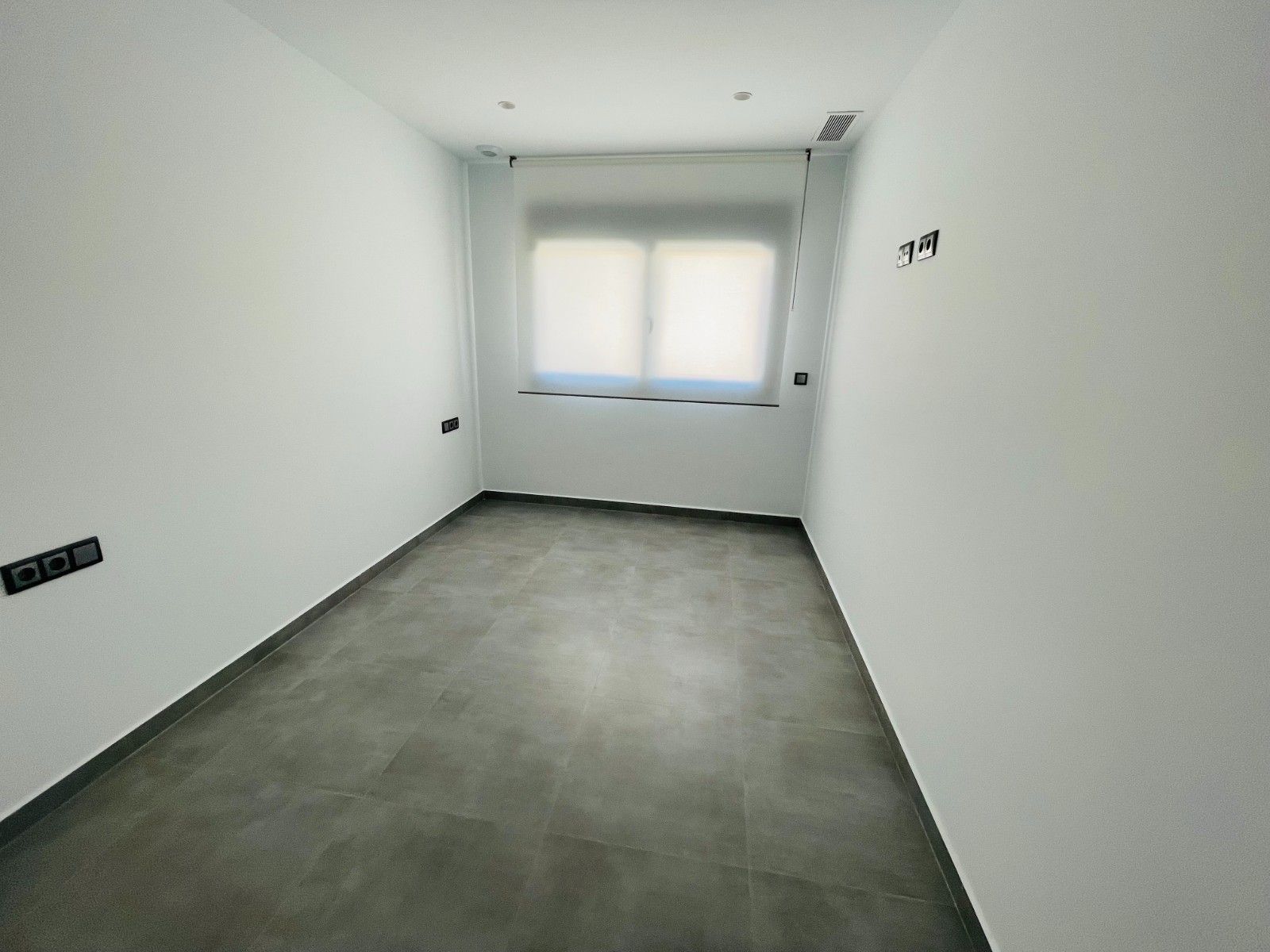 Entrance and driveway of new-build villa with private parking, Torreblanca