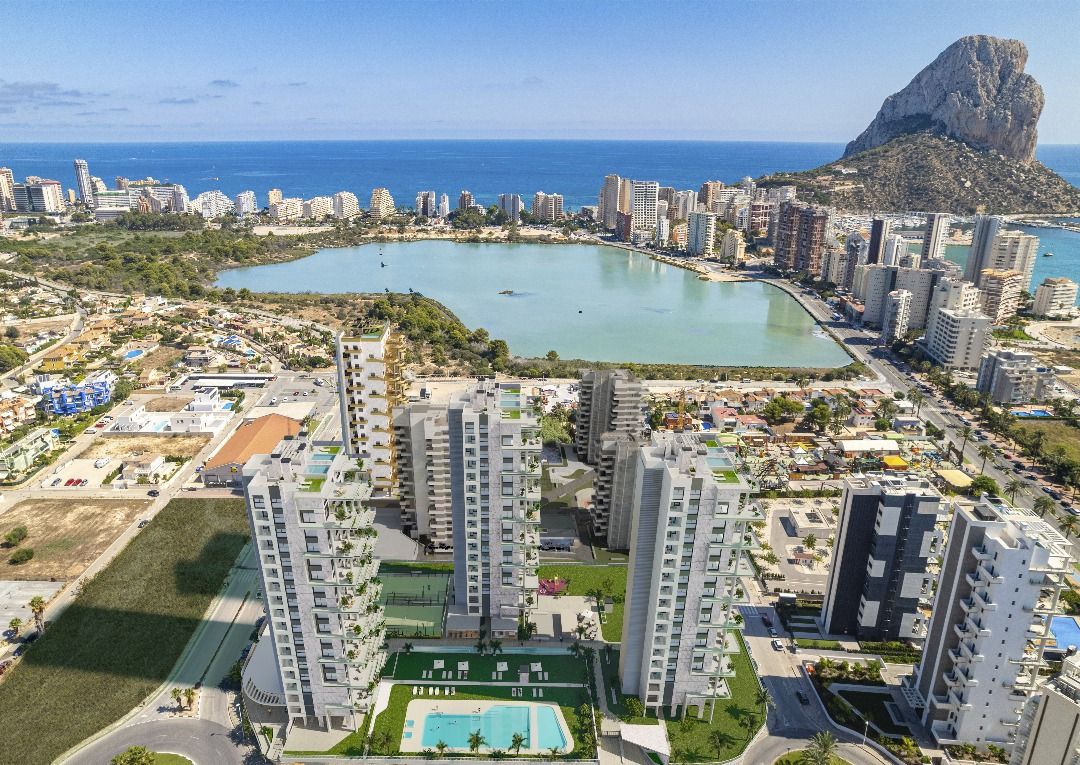 Show apartment kitchen with island unit, new-build development, Playa Arenal-Bol, Calpe