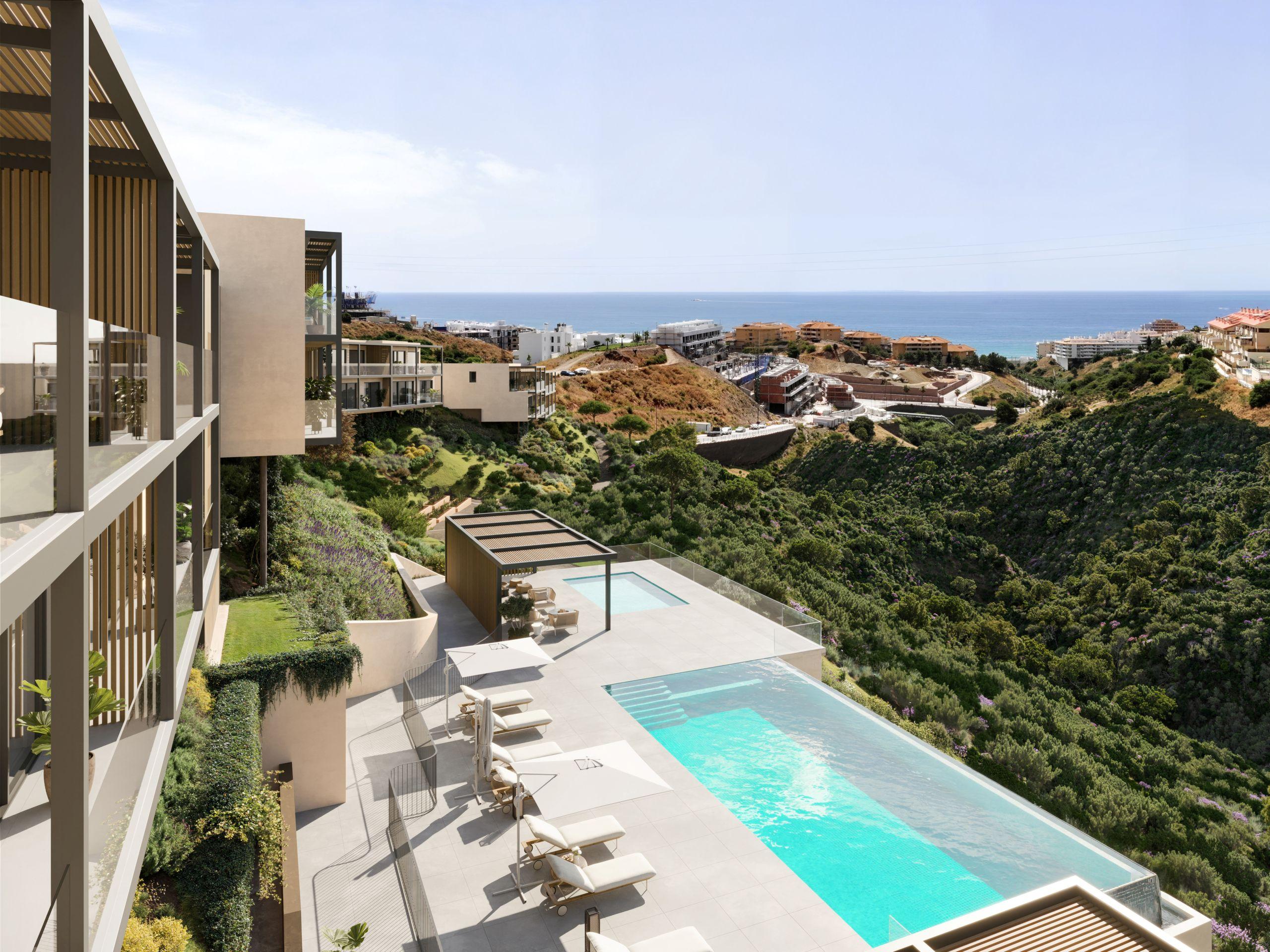 Open-plan kitchen and dining space with porcelain tile floors in new-build townhouse, El Higuerón, Fuengirola