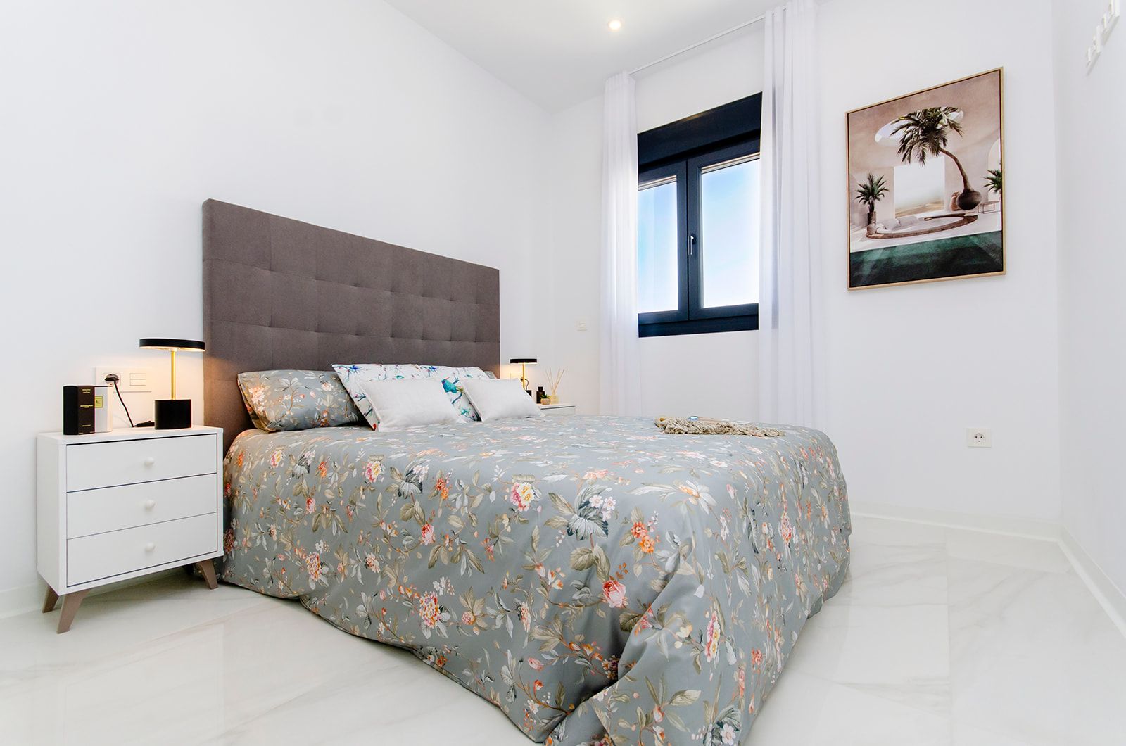 Living room with air conditioning unit, new-build townhouse, Desamparados