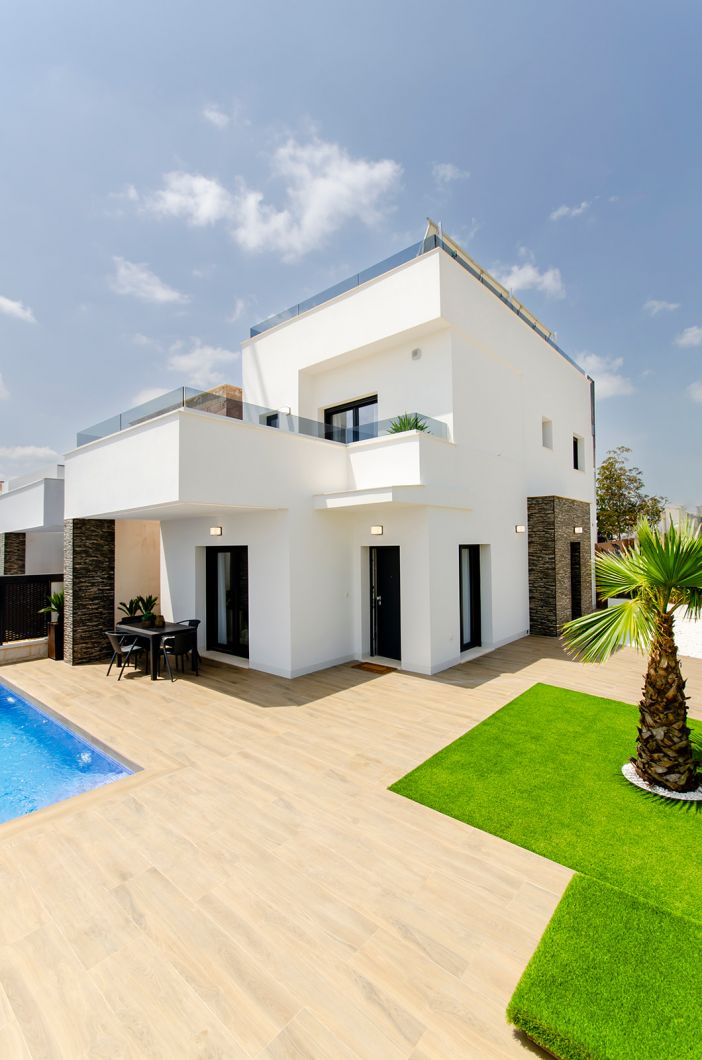 Living area with porcelain flooring in 3-bedroom new-build townhouse, Desamparados