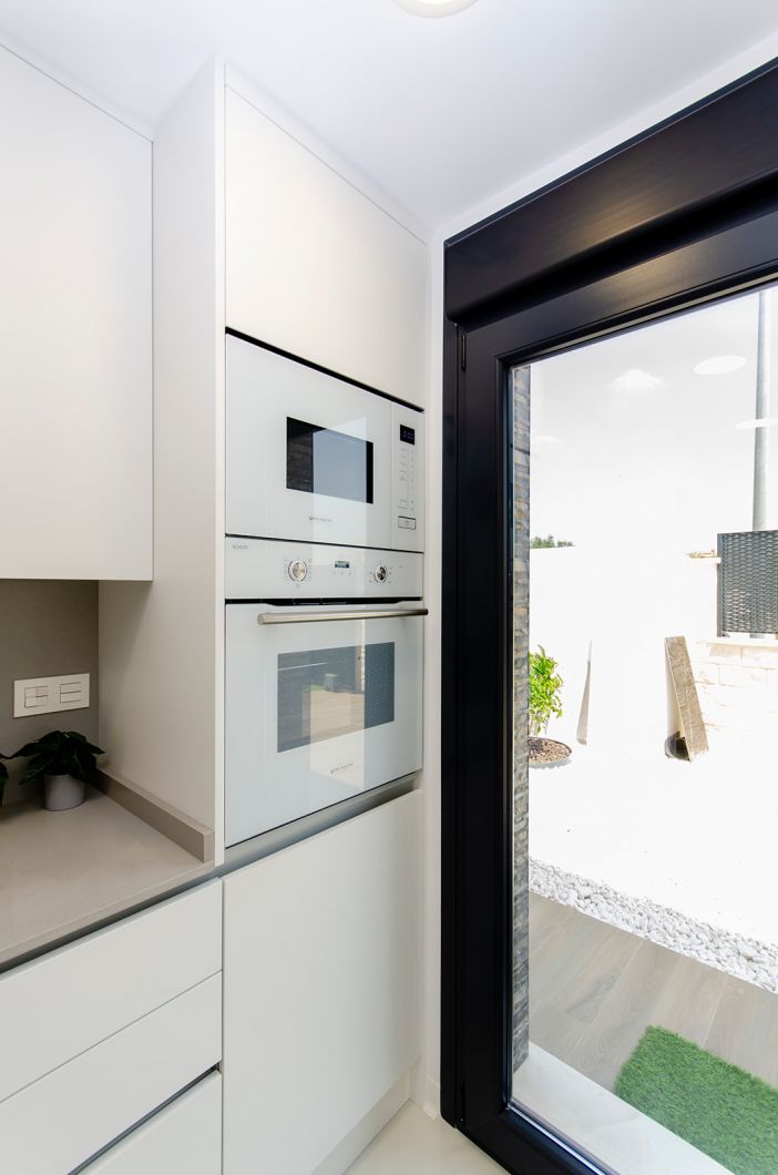 Upper-floor bedroom with built-in wardrobe, new-build townhouse, Vistabella