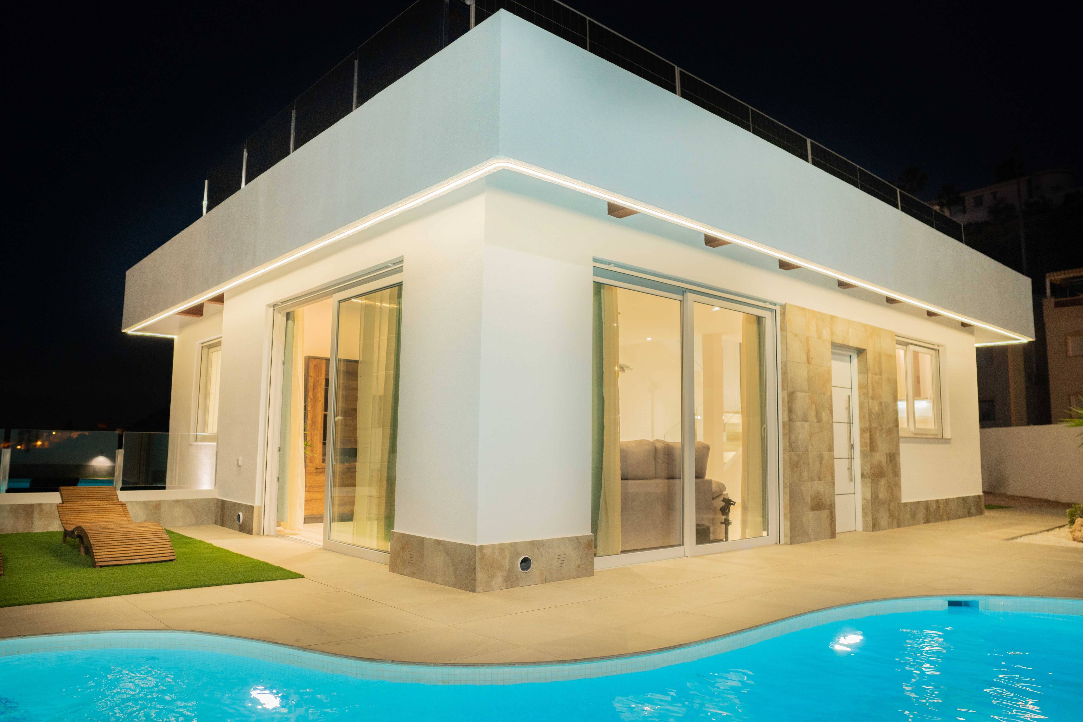 Roof terrace area with surrounding parapet, new-build villa, La Marquesa, Rojales