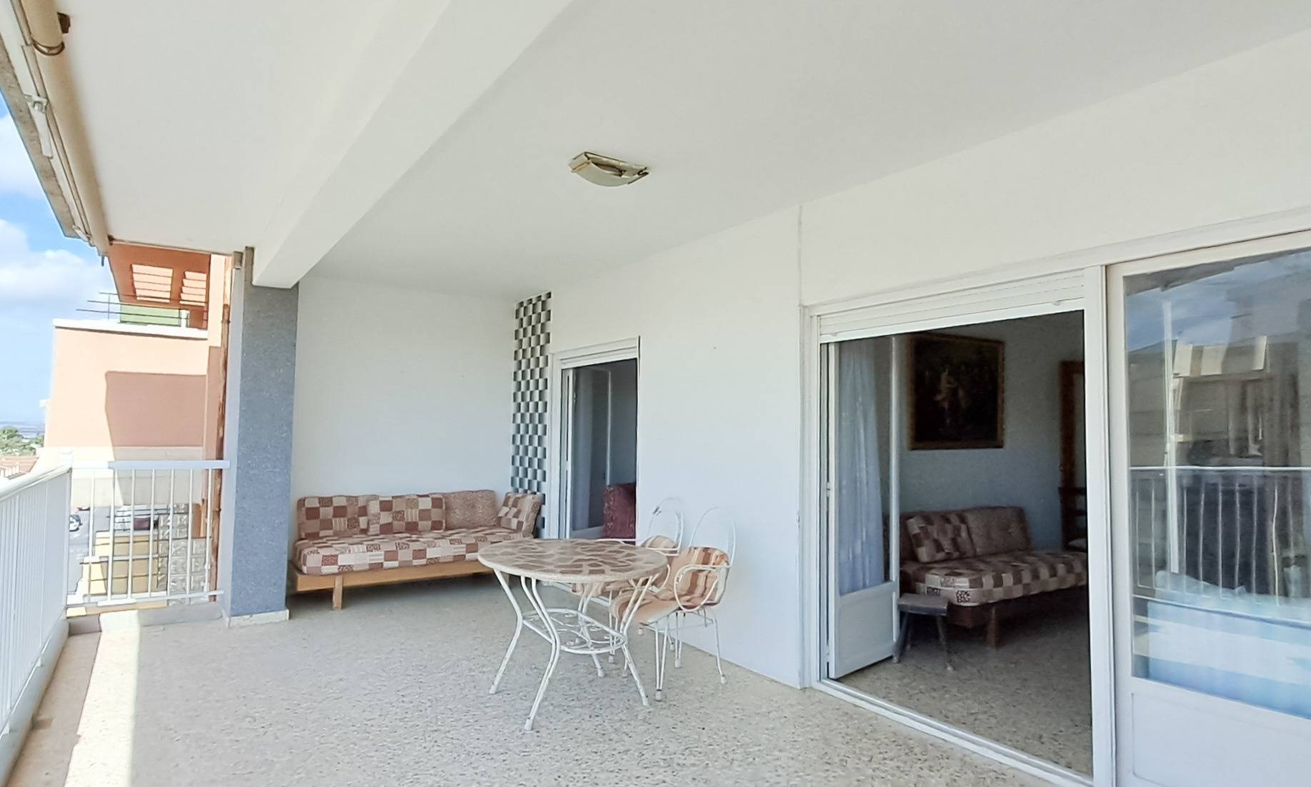 Open-plan living area with south-facing light in penthouse, Playa de los Naufragos