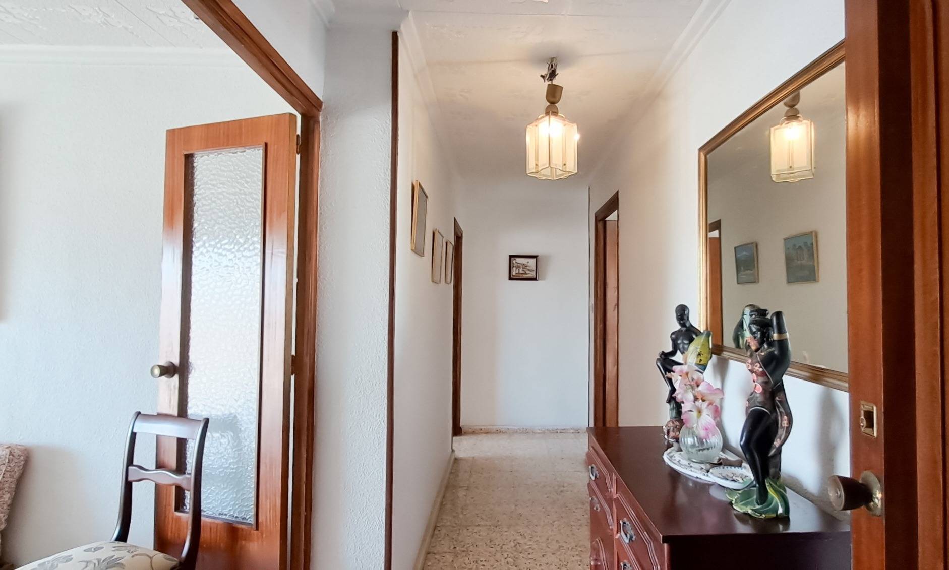 Bathroom with fittings in penthouse, Playa de los Naufragos, Torrevieja