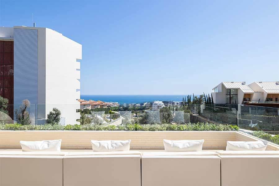 Roof terrace with open-sky views in new-build villa, El Higuerón, Fuengirola