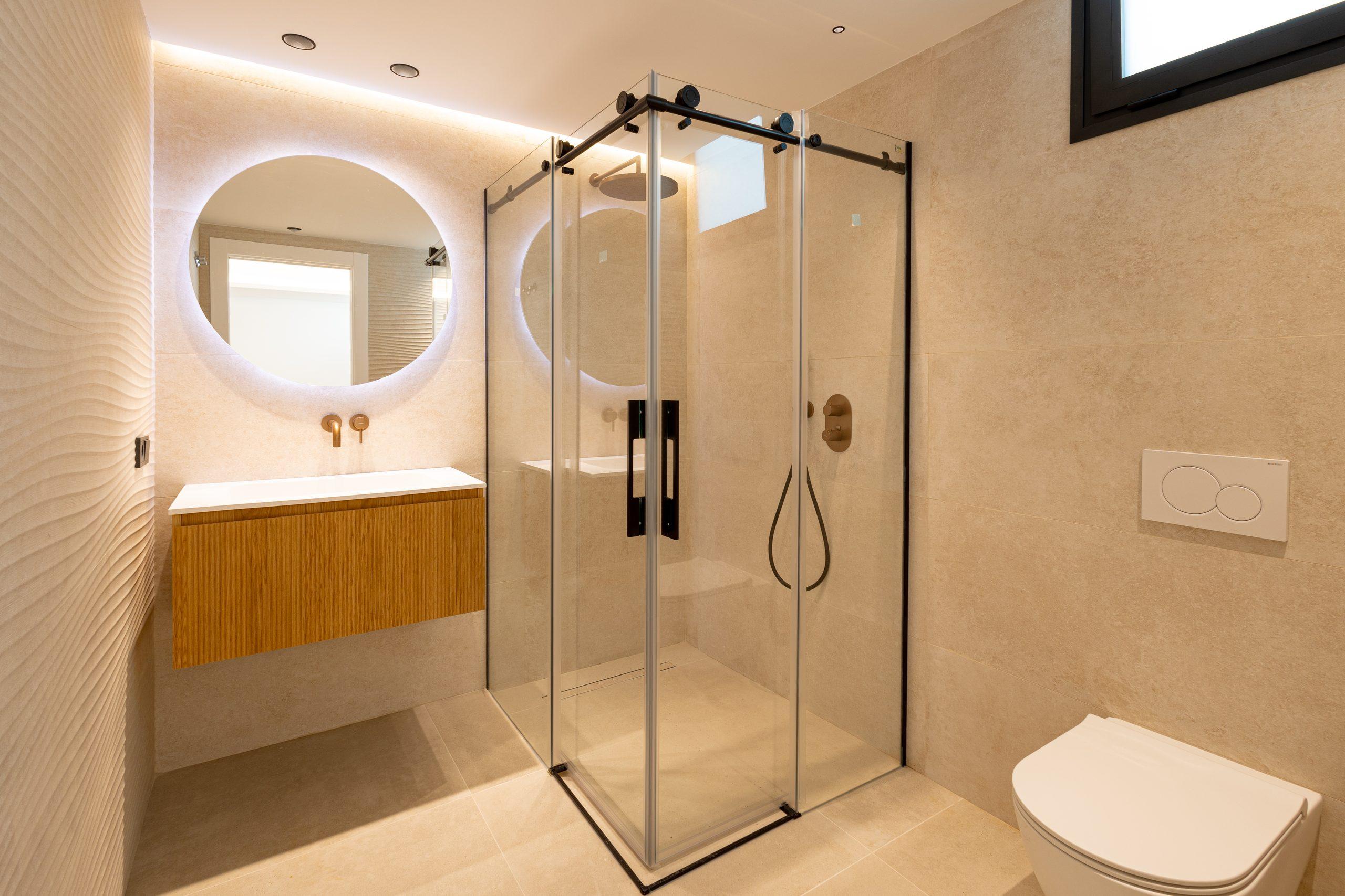 Shower room in 4-bedroom new-build villa in Mijas Pueblo