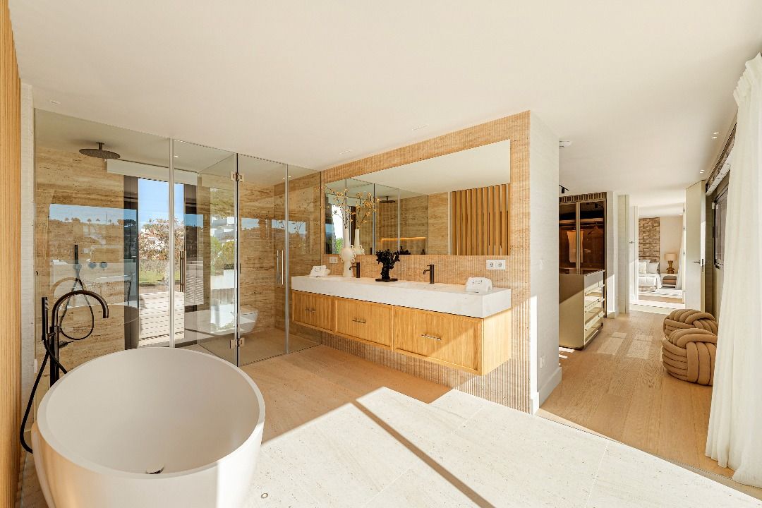 Walk-in shower bathroom in new-build villa, Aloha, Marbella