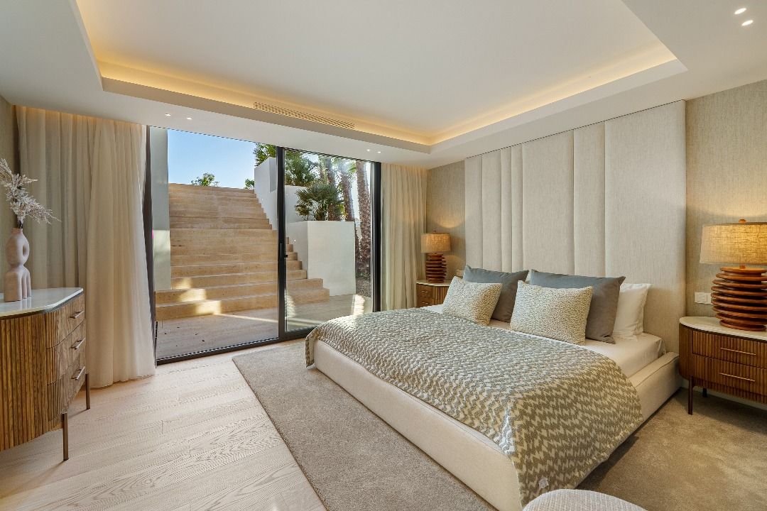 Lower ground floor room in 6-bedroom villa, Aloha, Marbella