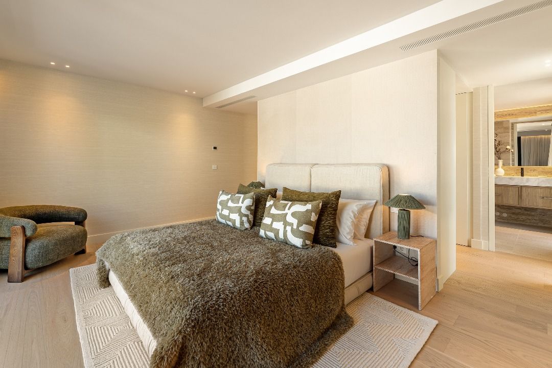 Outdoor lighting and landscaping of new-build villa, Aloha