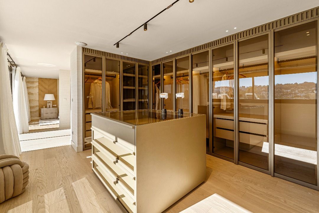 Kitchen in 6-bedroom new-build villa in Aloha, Marbella