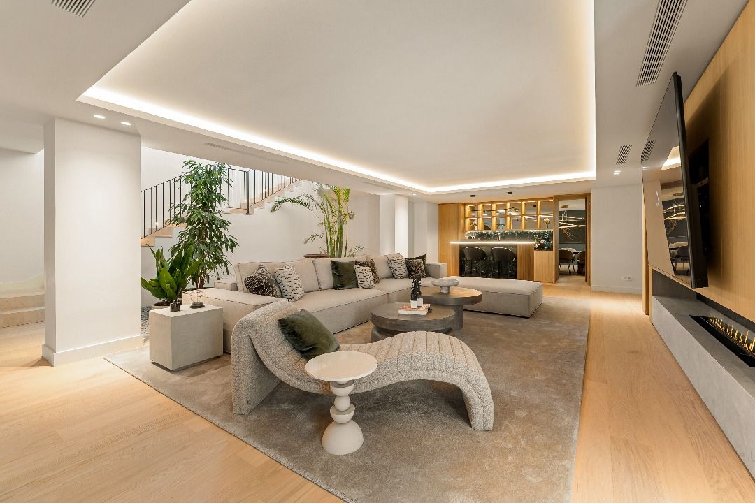 Principal bedroom with built-in wardrobes, new-build villa in Aloha