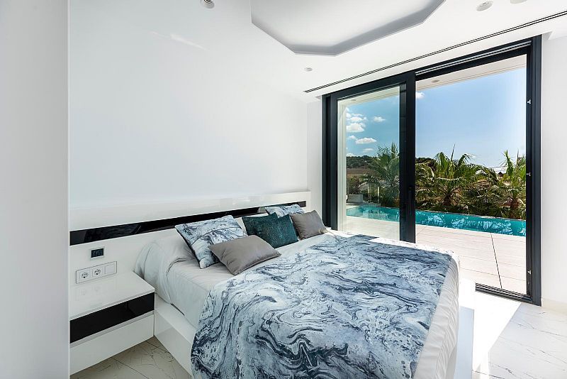 Bathroom with walk-in shower enclosure in new-build villa, Manzanera, Calpe