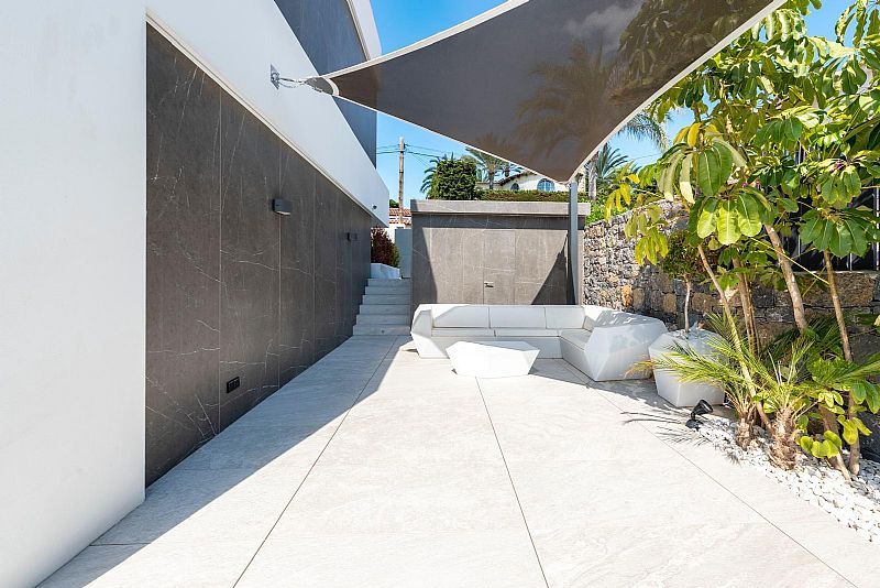 Rendered exterior wall of new-build villa, Manzanera, Calpe