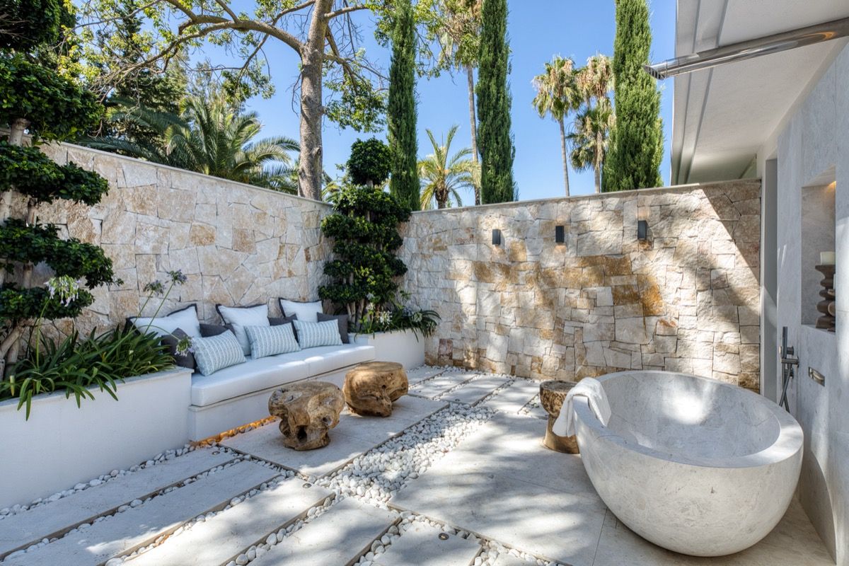 Principal bedroom in 7-bedroom new-build villa, Puerto Banús