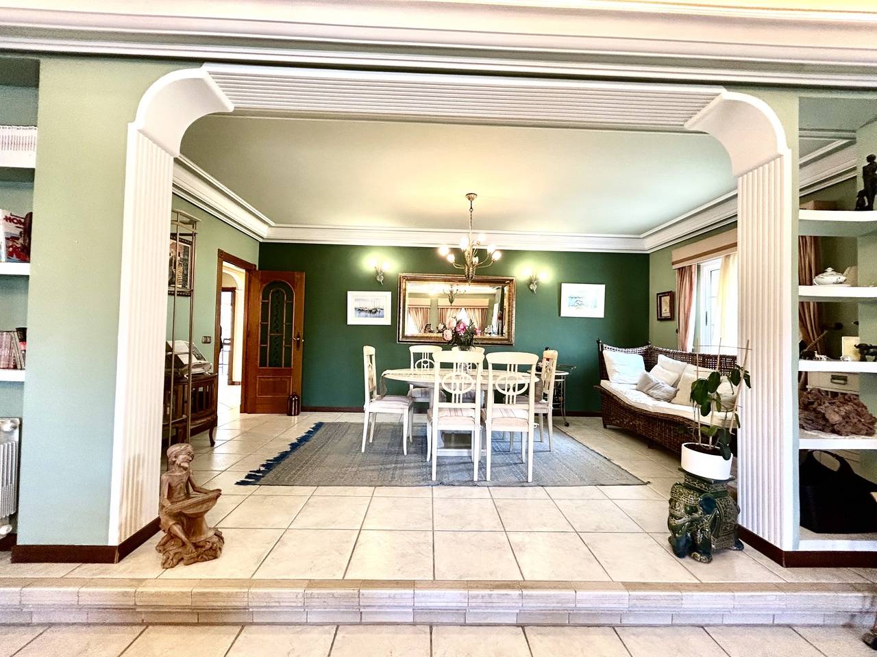 Fourth bedroom with built-in storage in villa, Los Europeos