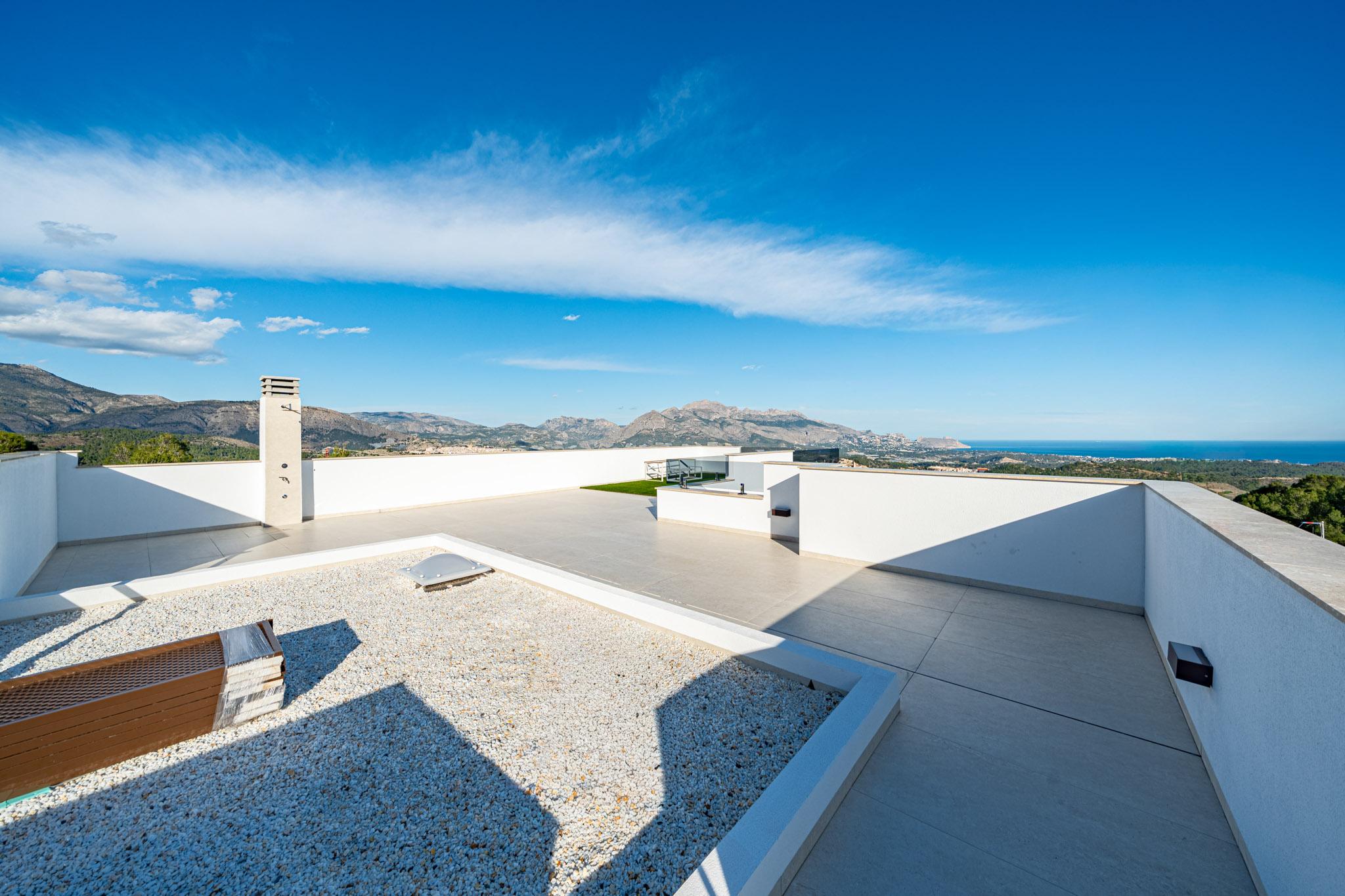 Fitted kitchen with cabinetry and worktops in new-build villa, Pla de Cantal, Polop
