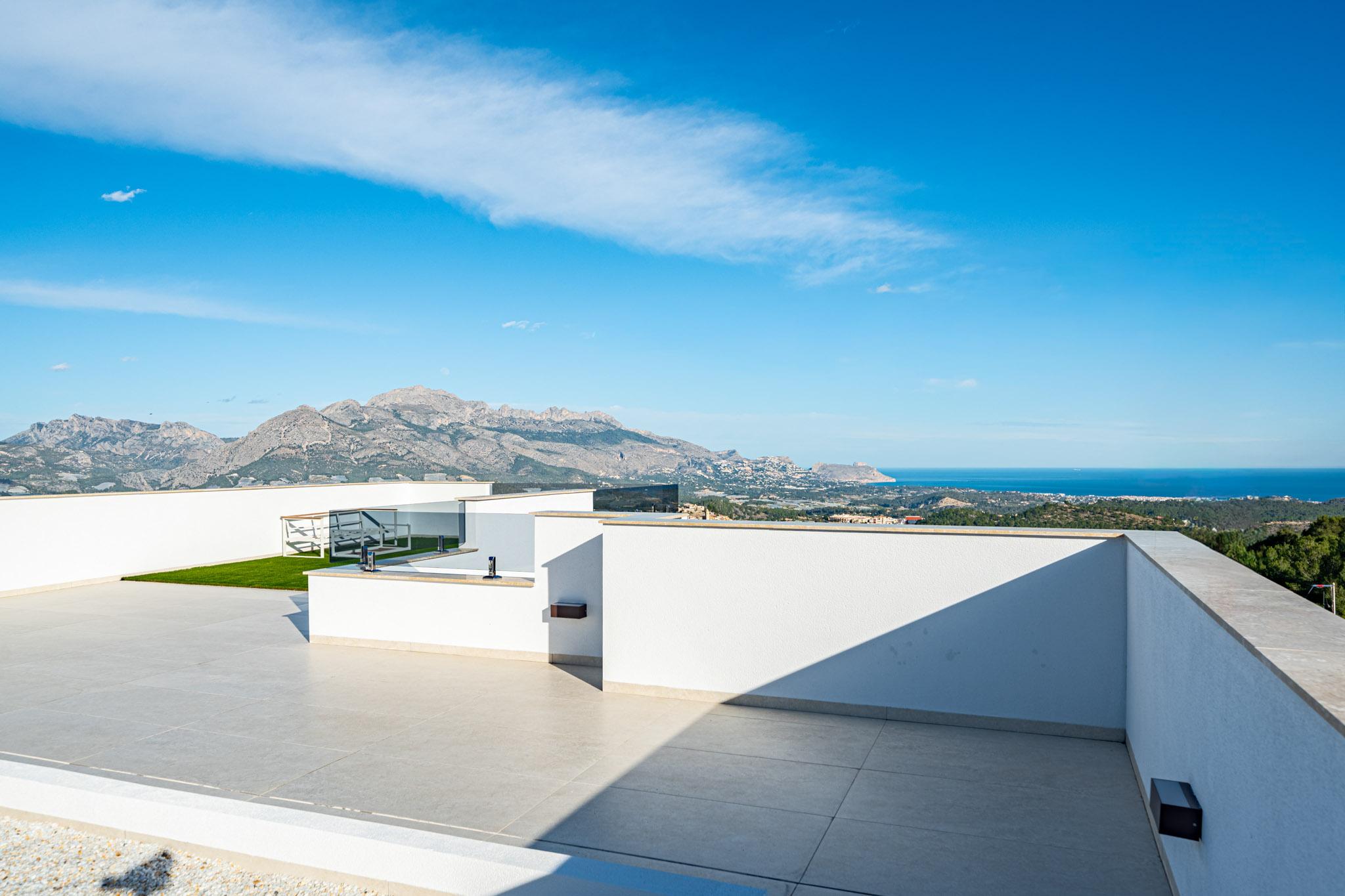 Main bedroom with built-in wardrobes in new-build villa, Pla de Cantal, Polop