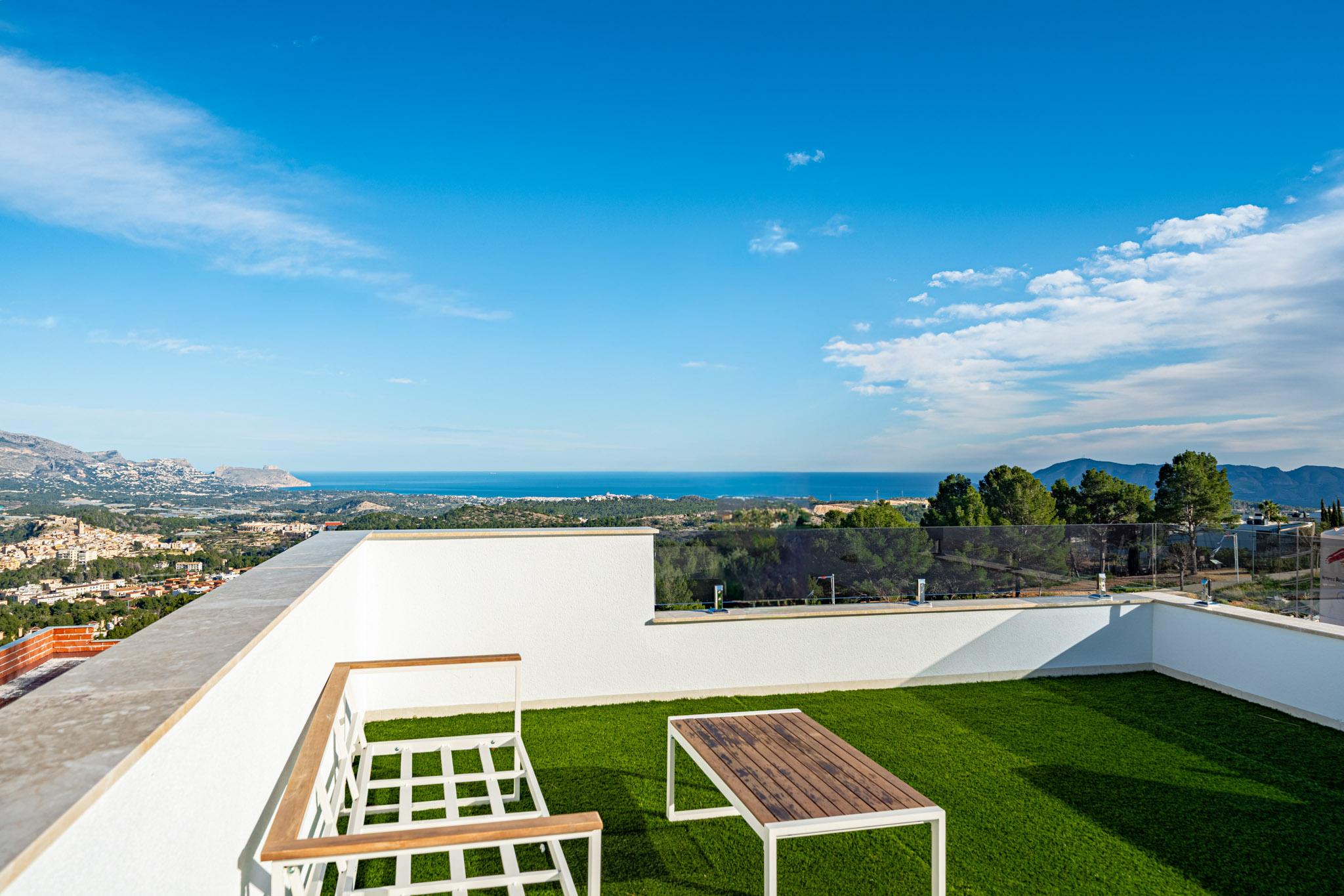 Third bedroom with window in new-build villa, Pla de Cantal, Polop