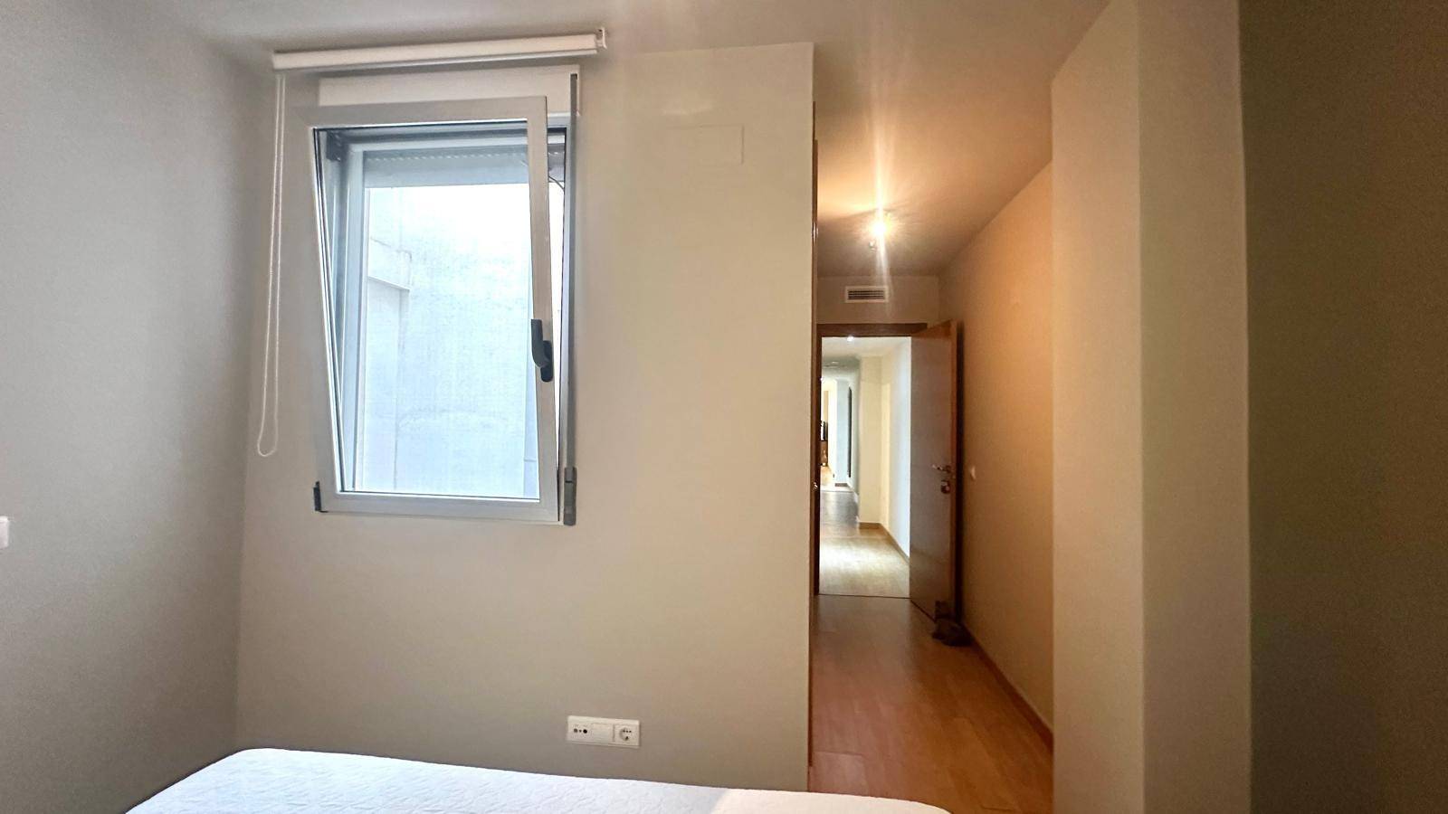 Built-in wardrobes with sliding doors in main bedroom, La Mata Pueblo, Torrevieja