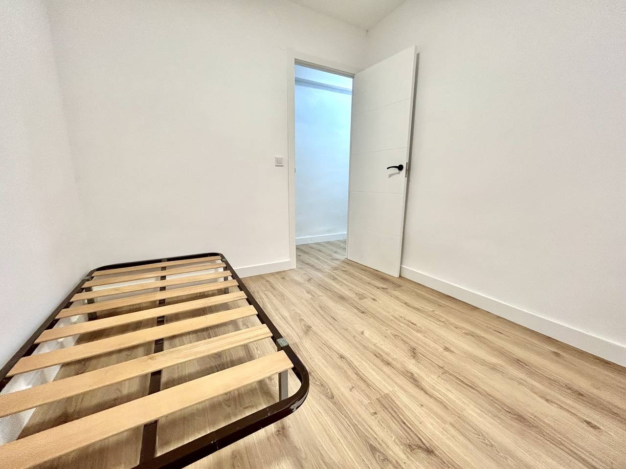 Window and natural light in renovated 3-bedroom apartment, Centro, Torrevieja