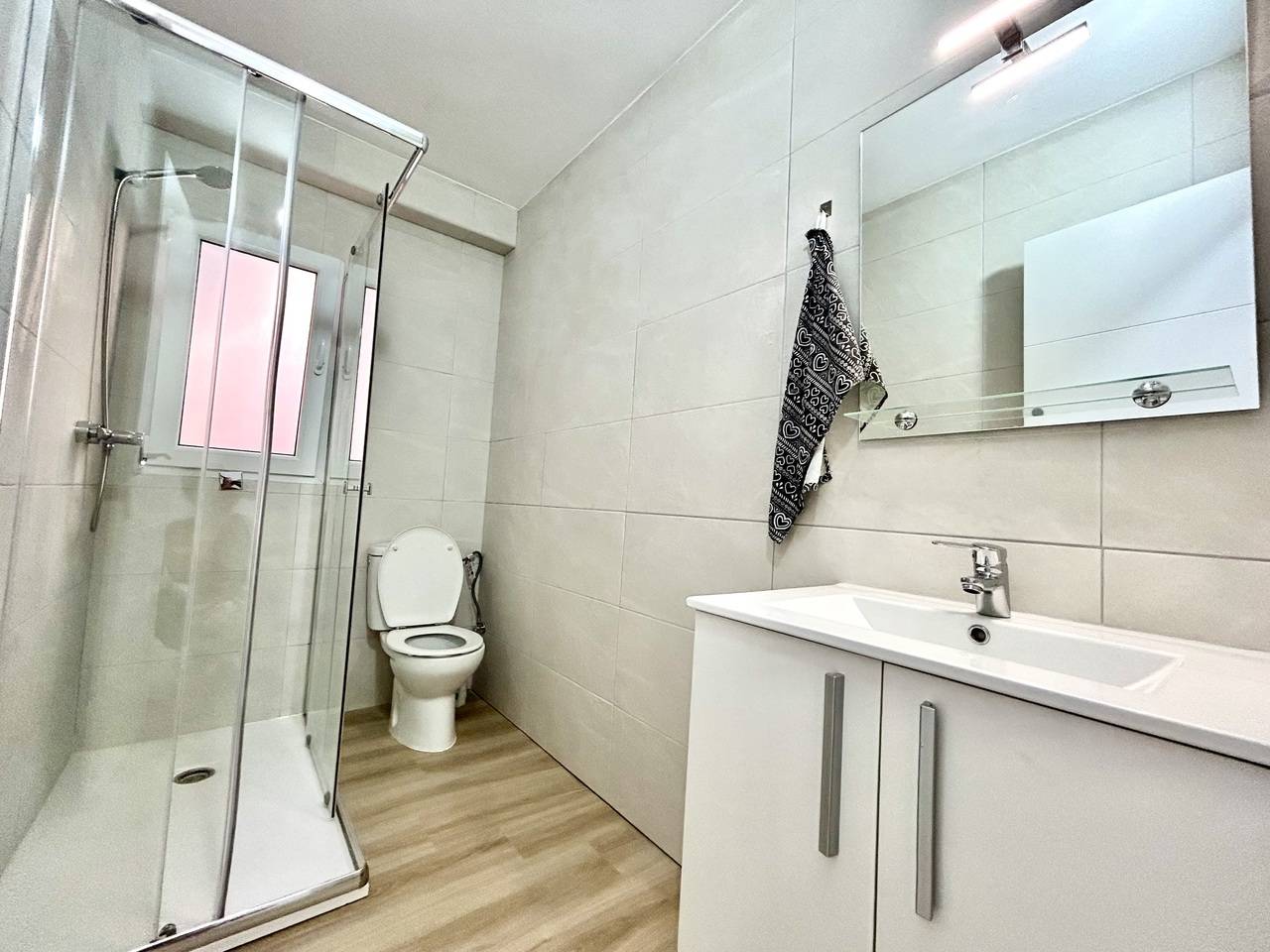 Wall finish in renovated 3-bedroom apartment, Centro, Torrevieja