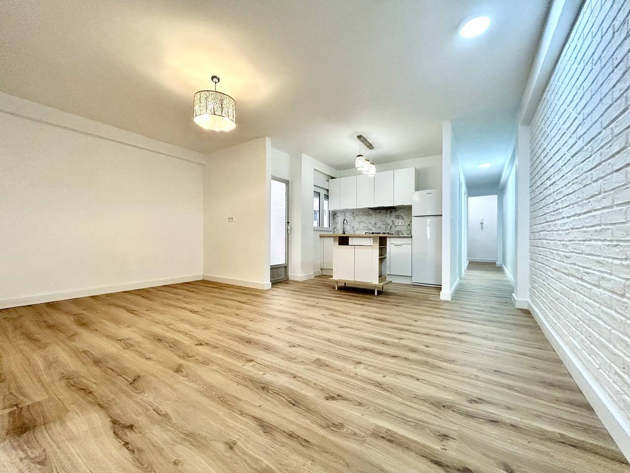 Bedroom one in renovated 3-bedroom apartment, Centro, Torrevieja
