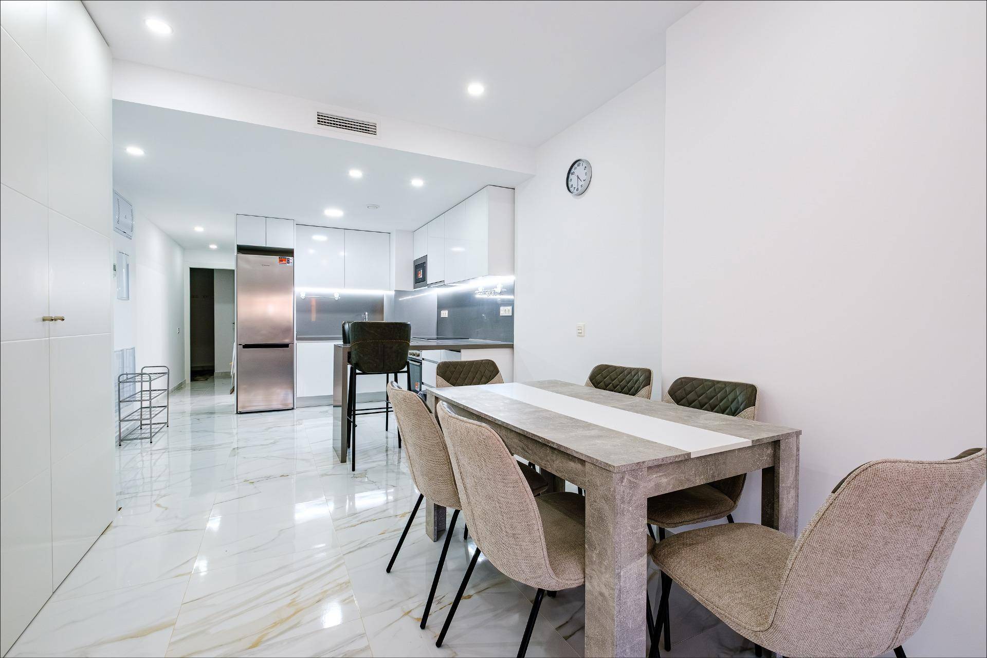 Shower room with enclosure in 4-bedroom apartment, Estación de Autobuses, Torrevieja